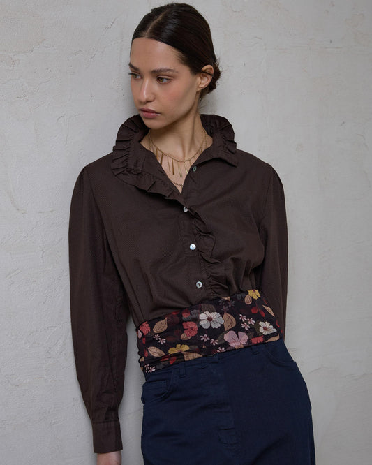 Blusa Cuello Subido Botones Volante Marrón