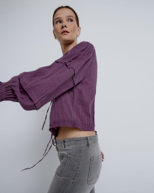 Blusa de laço de renda roxa