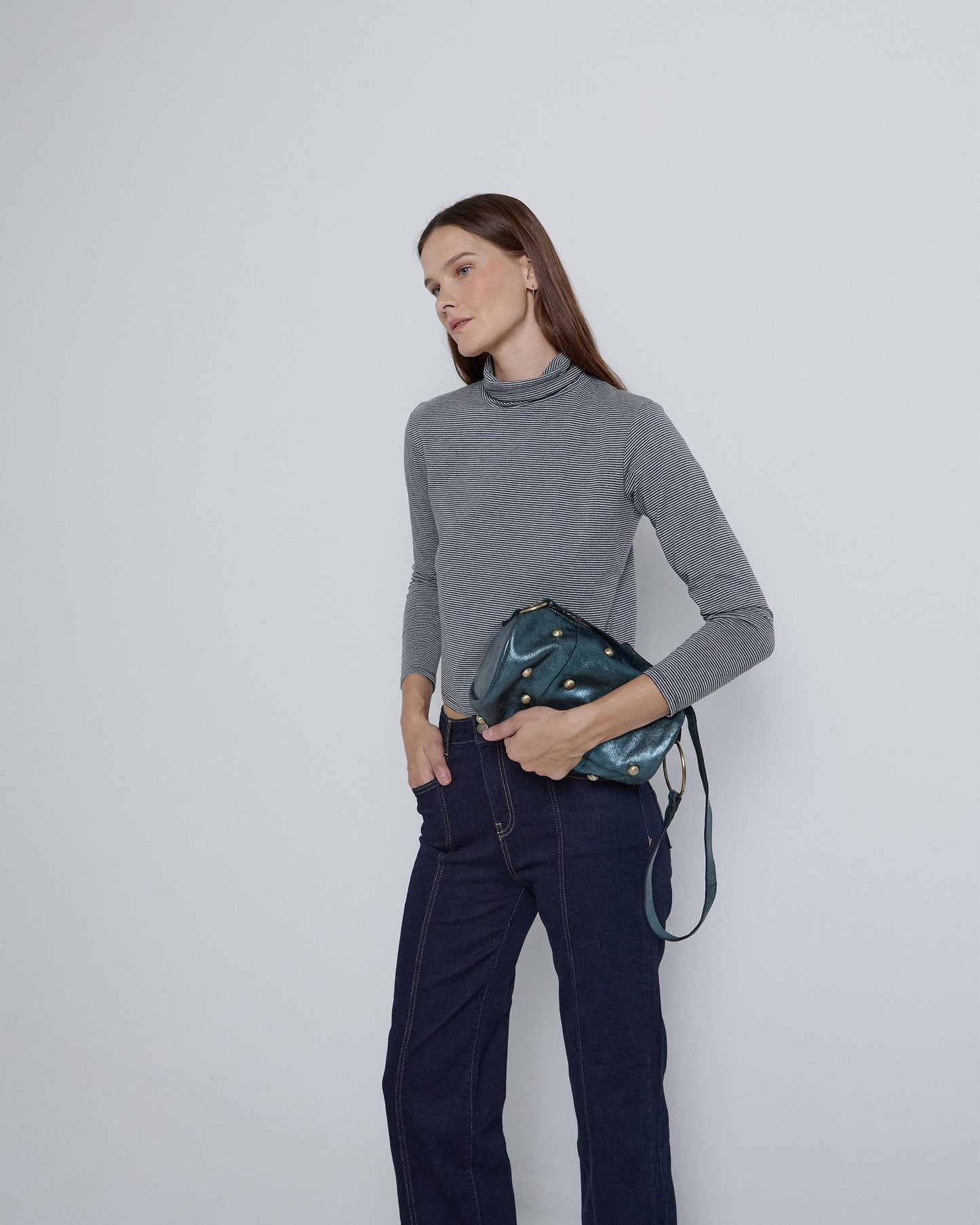 Camiseta Cuello Alto Rayas Gris