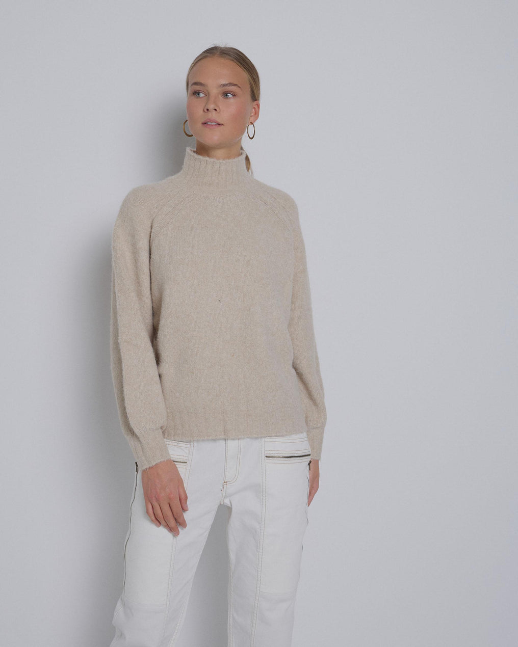 Camisola de malha crua com gola alta