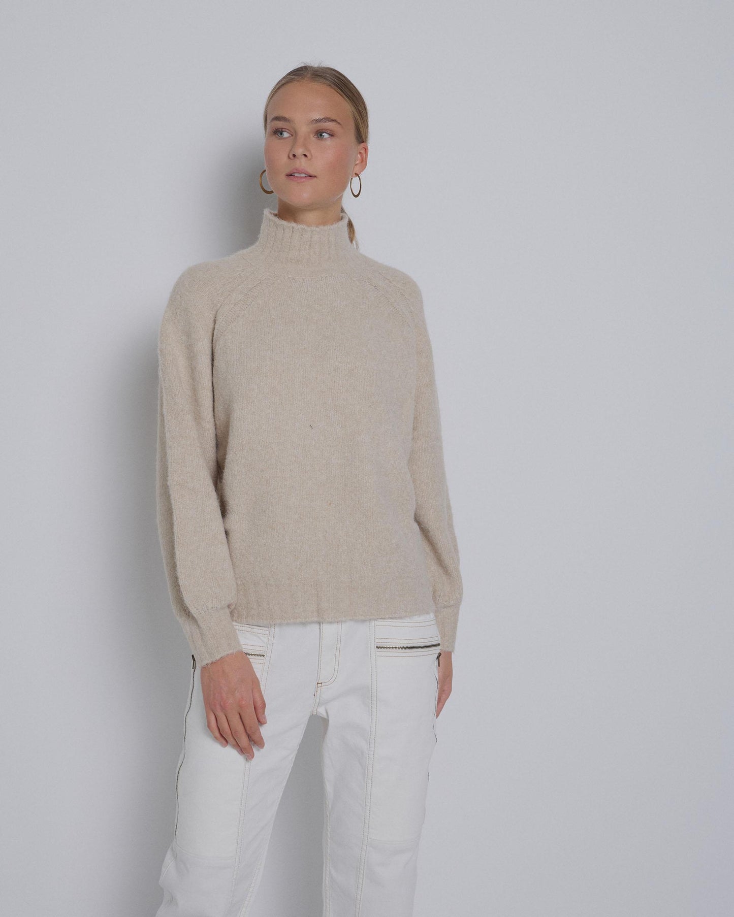 Camisola de malha crua com gola alta