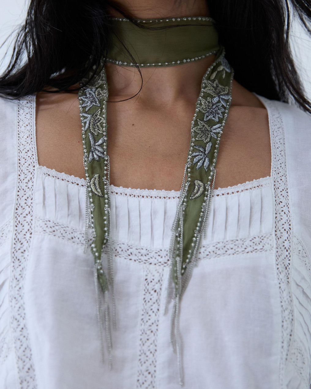 Collar Organza Bordados Verde