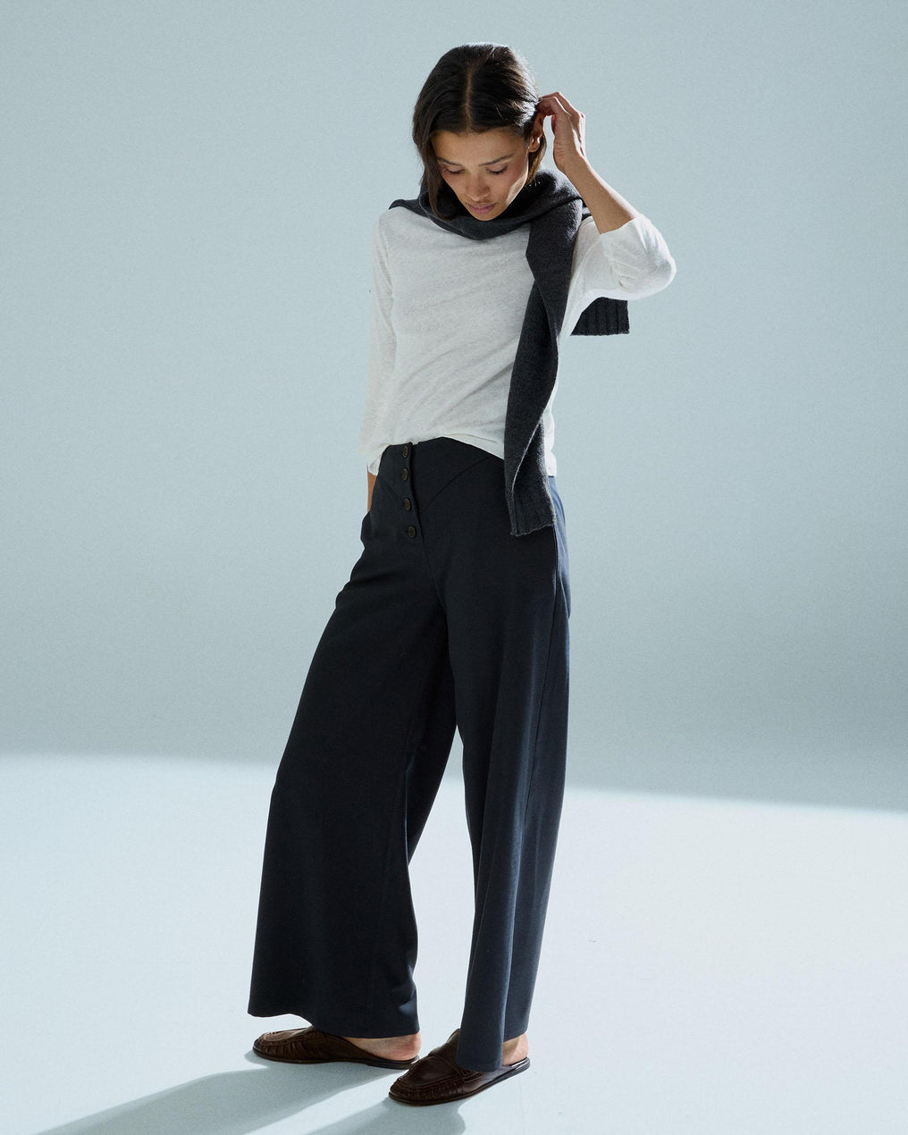 V Yoke Pleated Trousers Dark Blue
