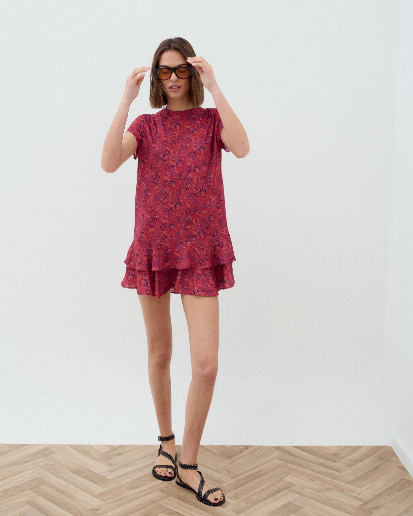Vestido Corto Volantes Estampado Fucsia