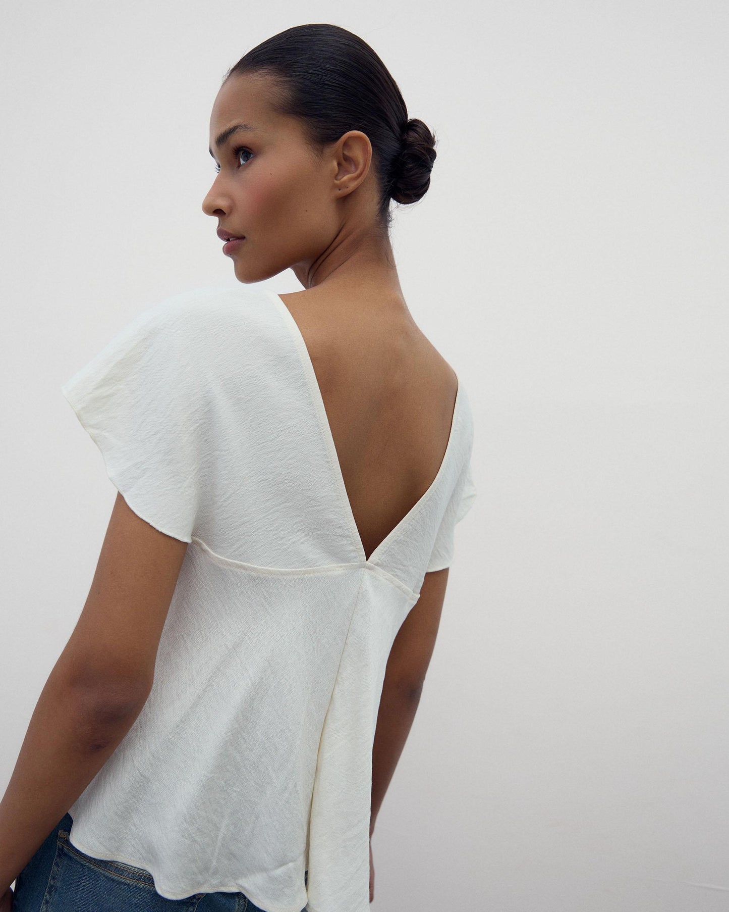Blusa Escote Pico Espalda Blanca