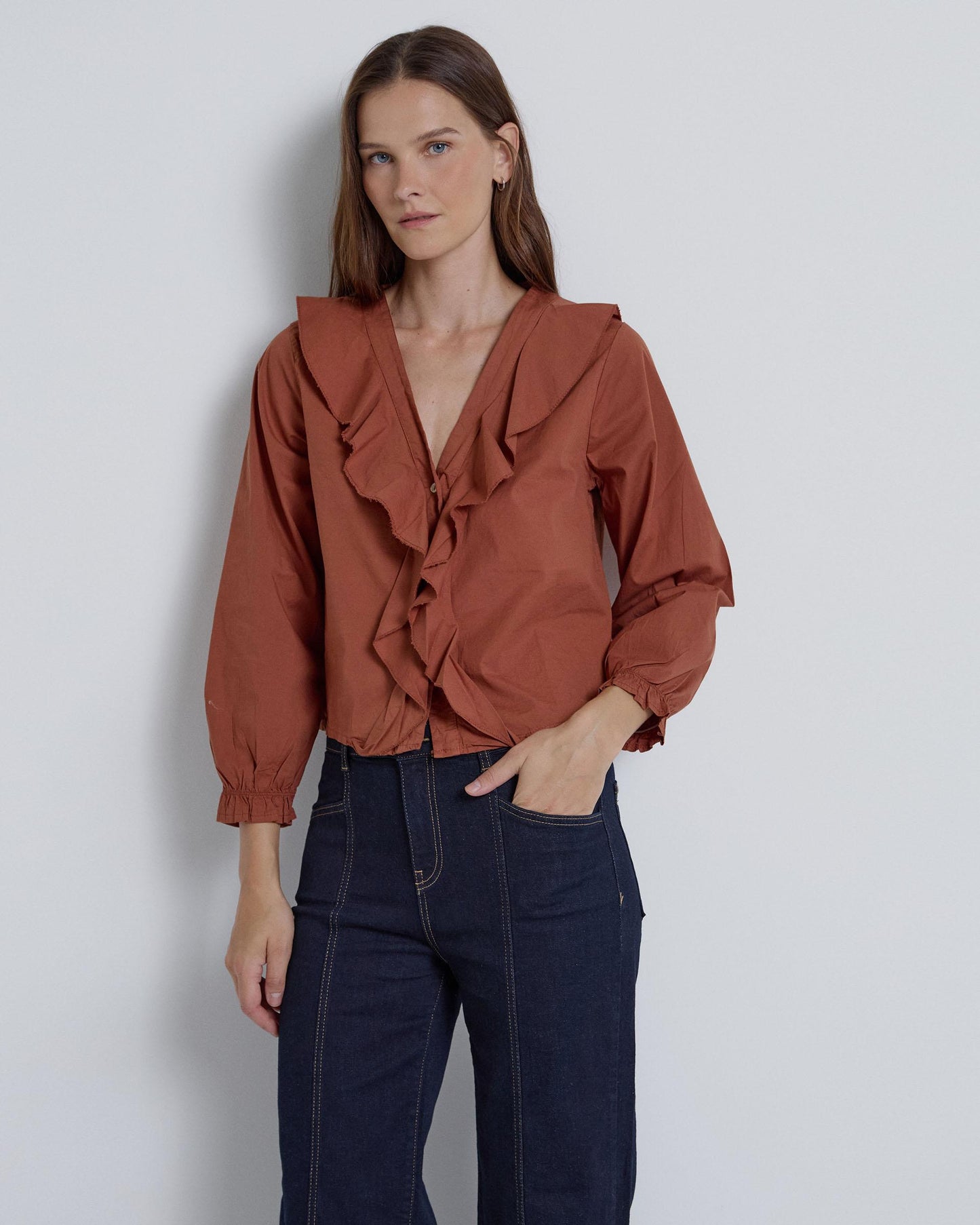 Blusa Cuello V Volantes Teja