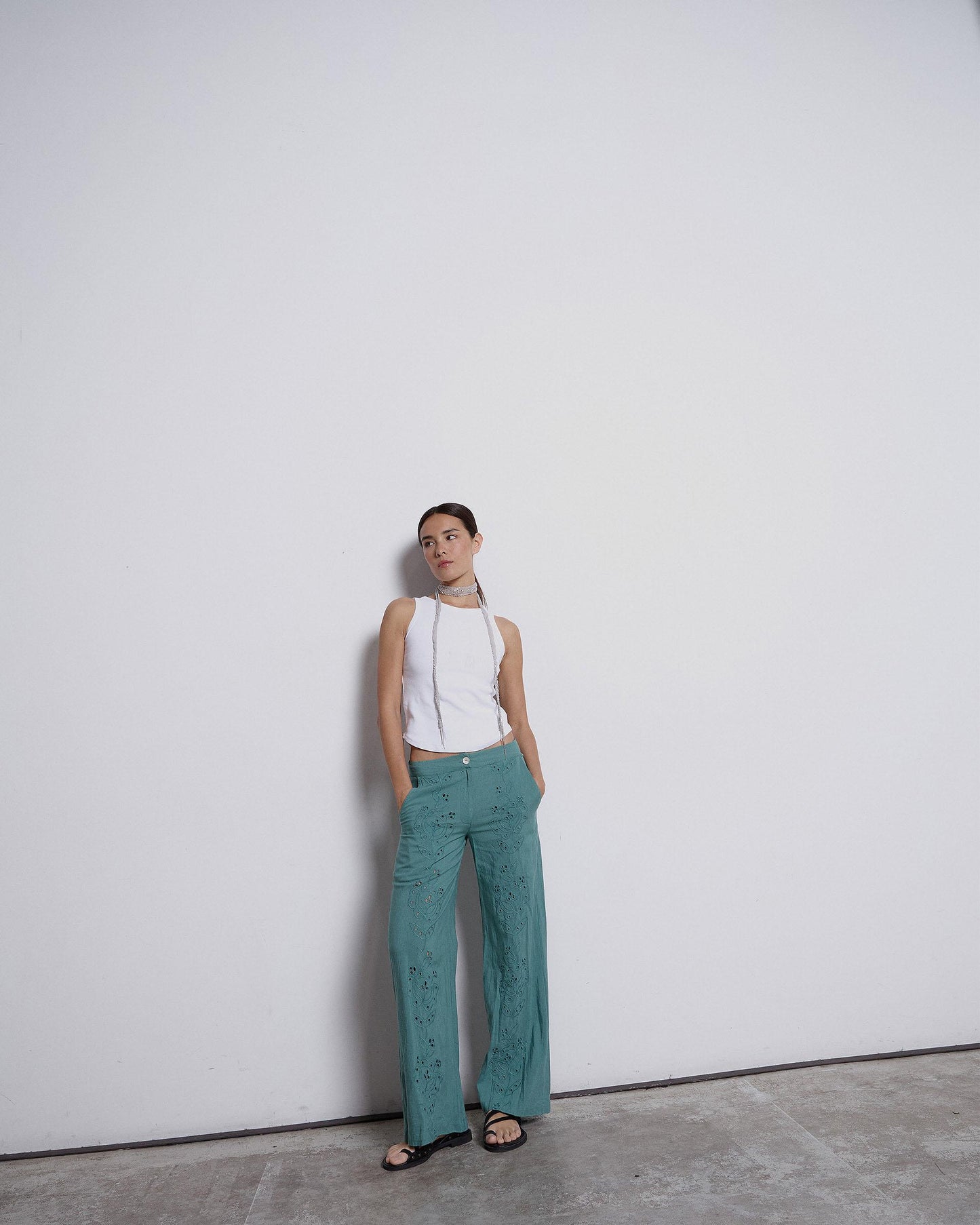 Pantalón Troquelado Verde Agua