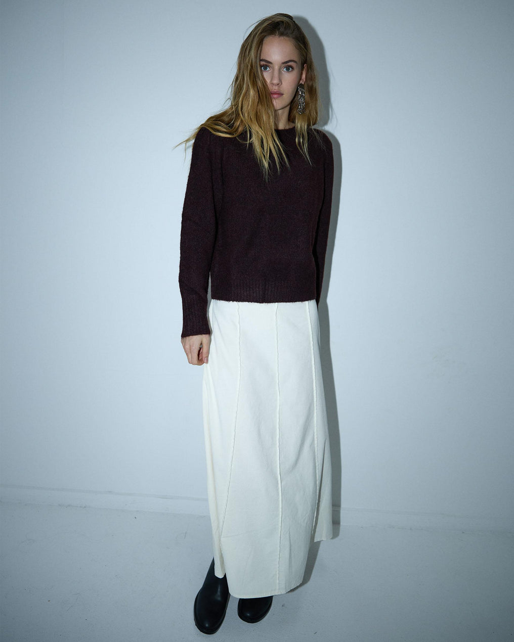 Micro-corduroy skirt with raw seams