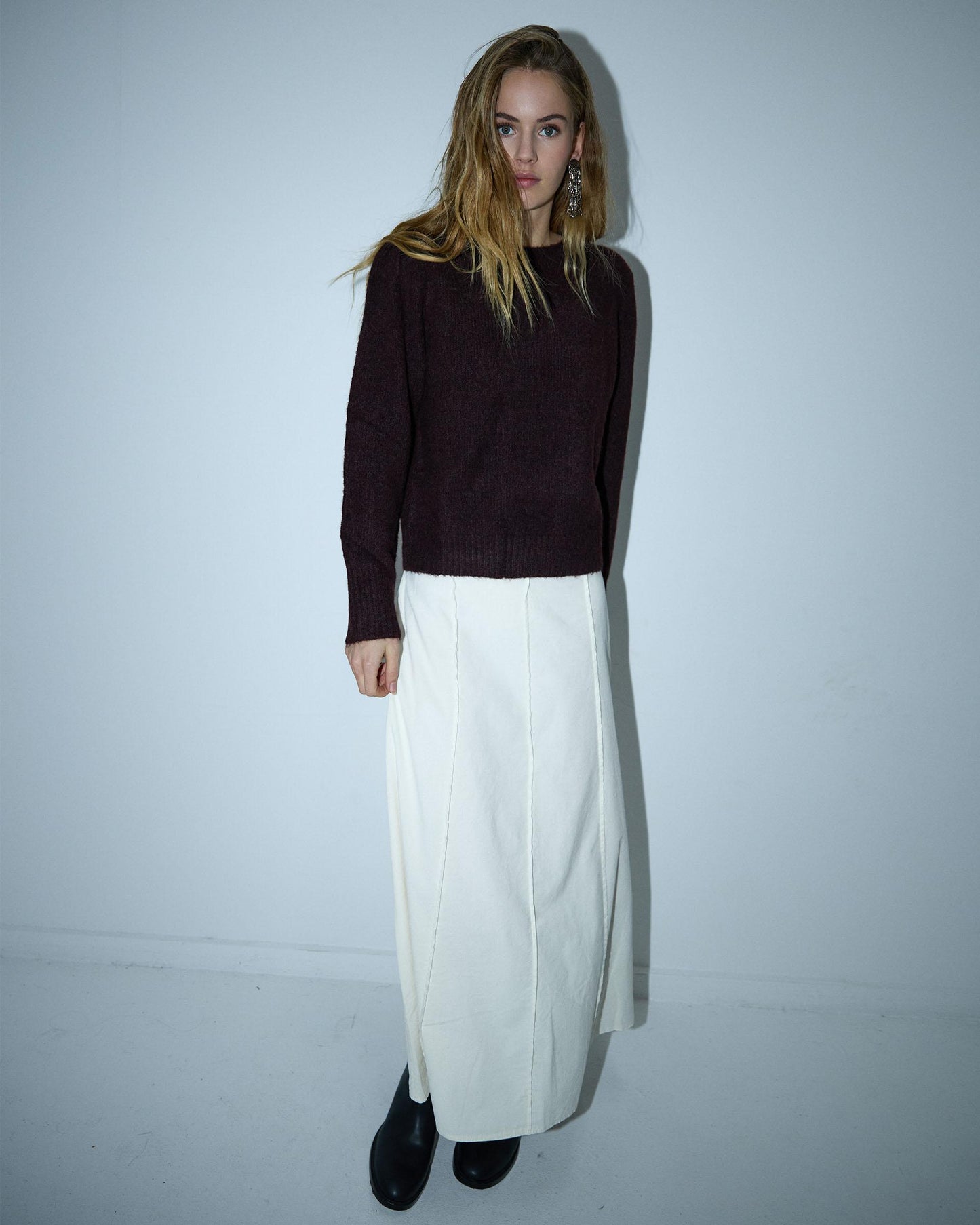 Micro-corduroy skirt with raw seams