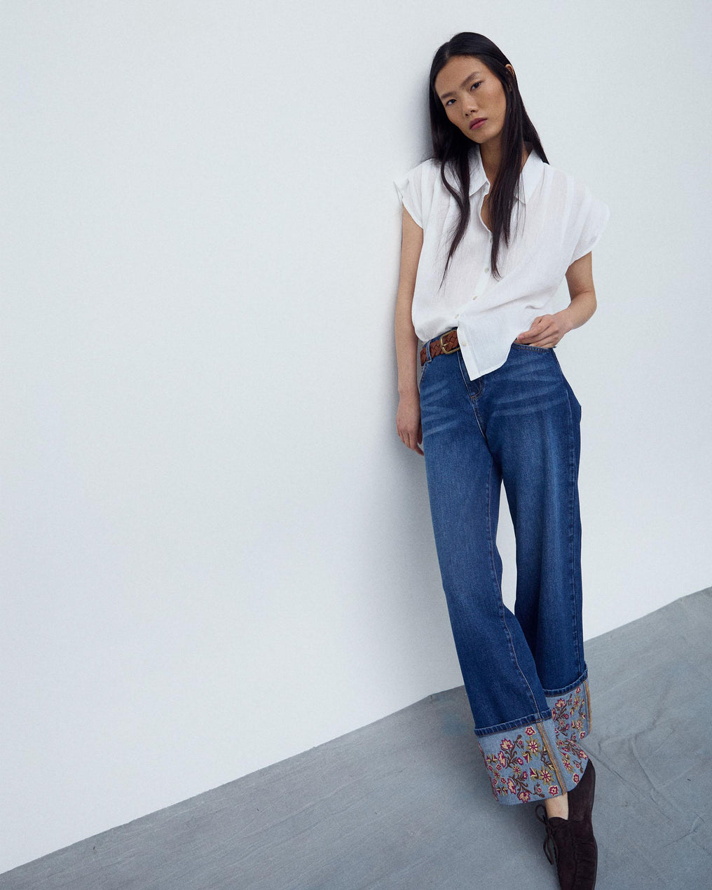 Jeans Bajo Bordados Azul