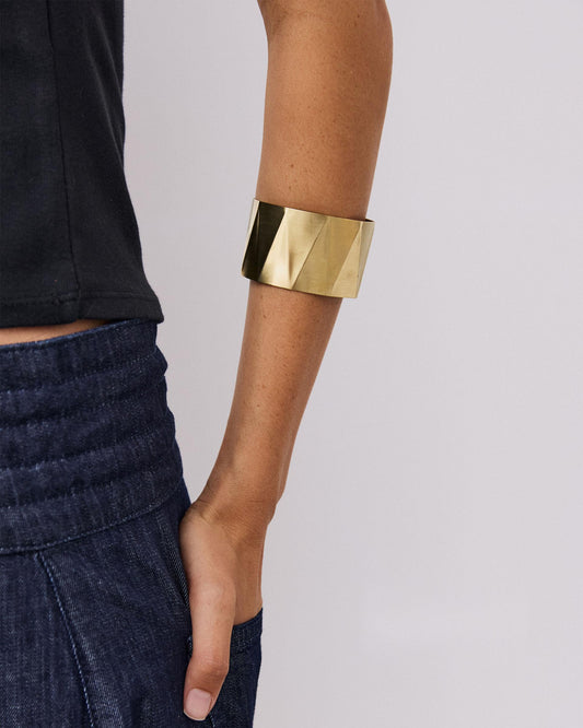 Pulsera Rigida Triangulos Oro