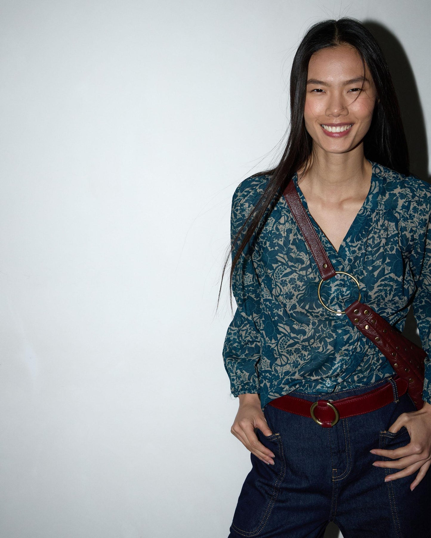 Blusa Fluida Estampado Floral Petróleo