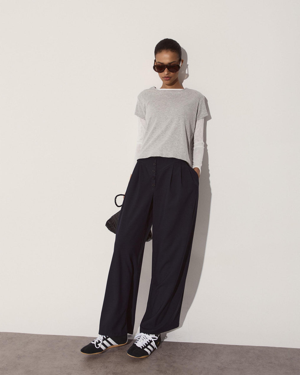 V Yoke Pleated Trousers Dark Blue