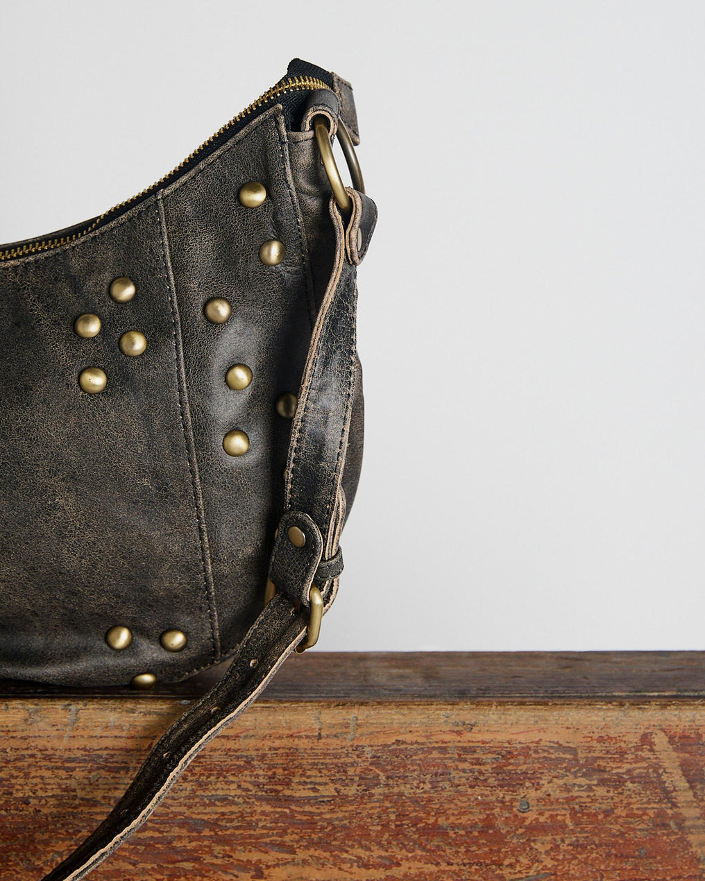 Bolso Piel Envejecida Tachuelas Marrón