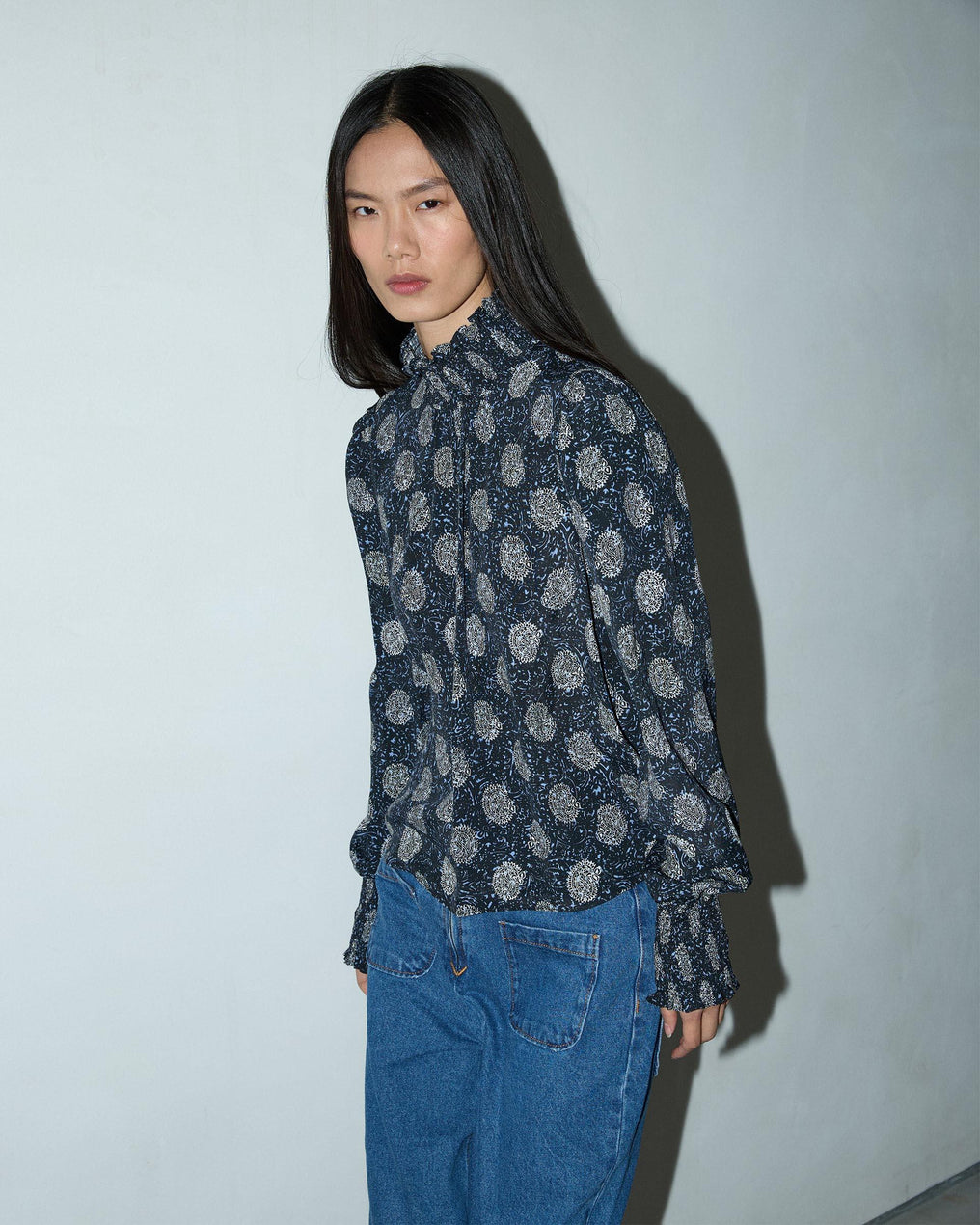 Blusa Estampado Amebas Azul Oscuro