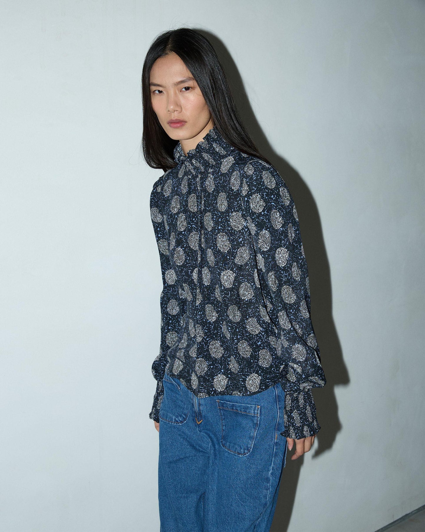 Blusa Estampado Amebas Azul Oscuro