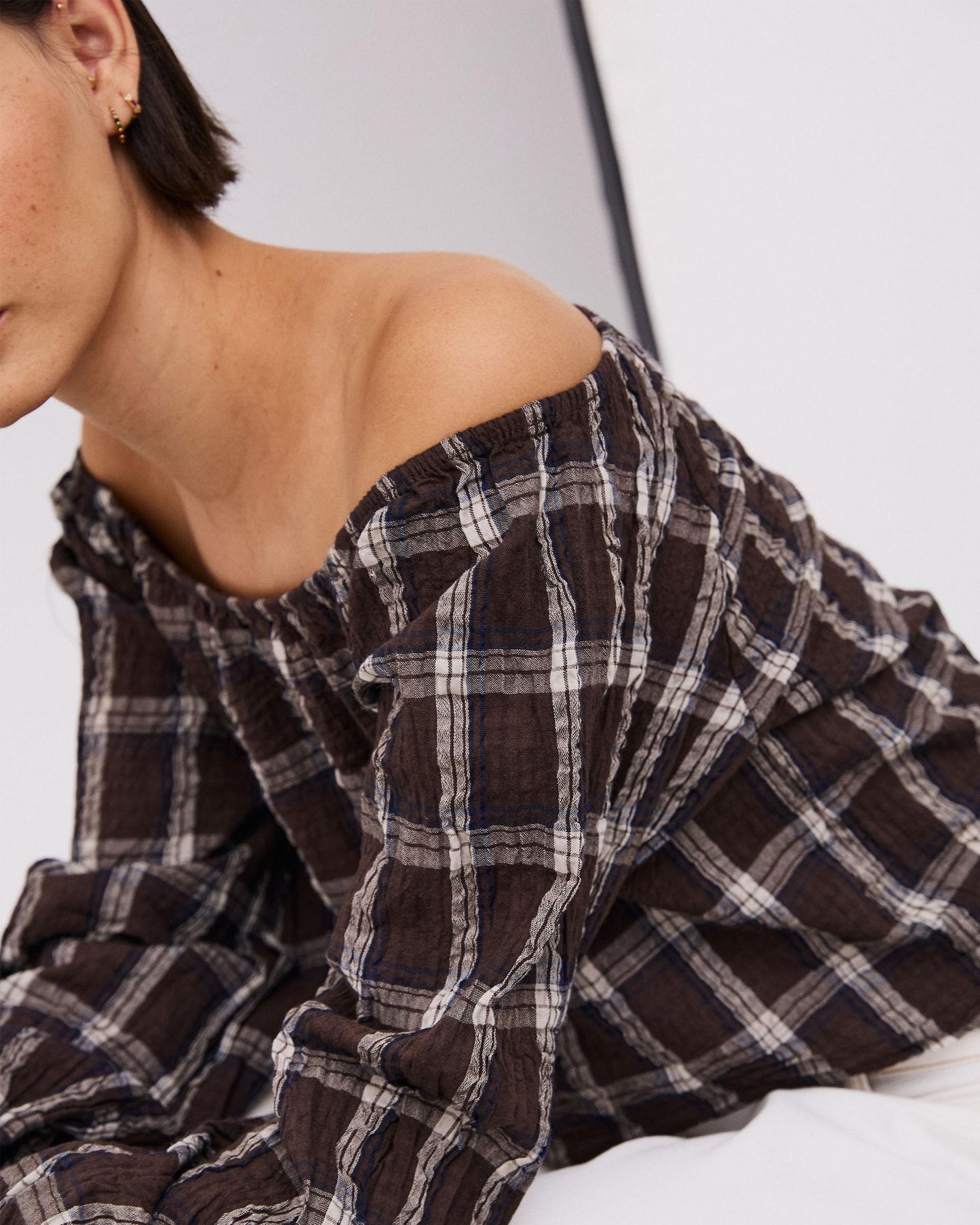 Blusa Escote Barco Cuadros Marrón
