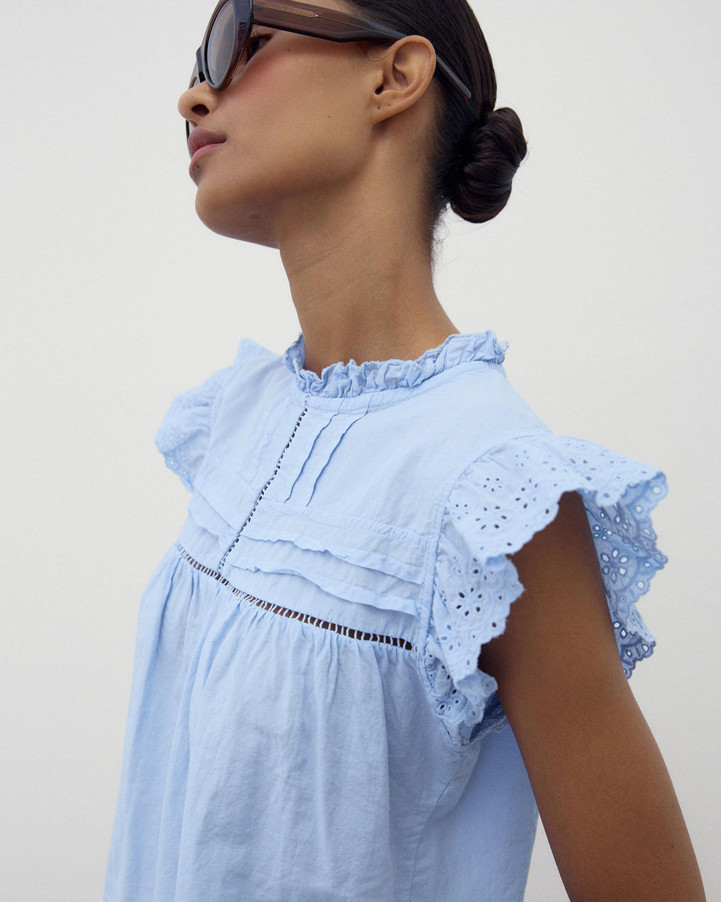 Blusa Mangas Troqueladas Azul Claro