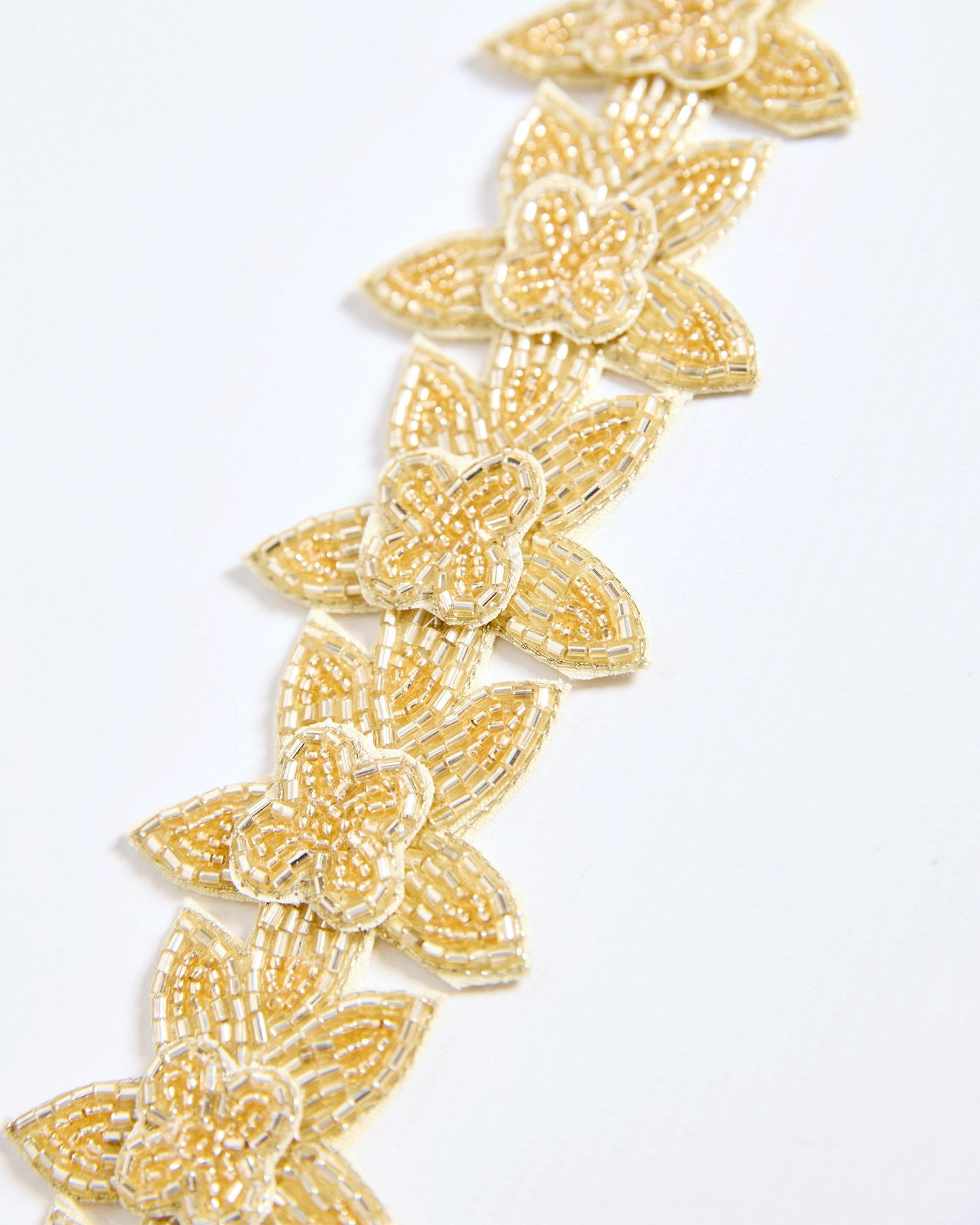 Colar Pedraria Estrelas Dourado