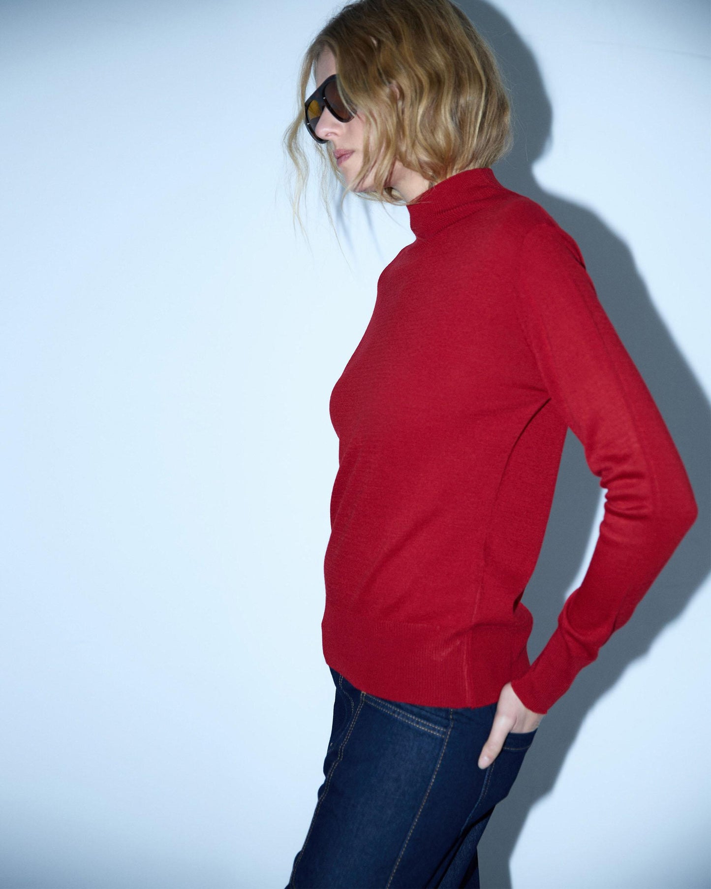 Camisola de gola alta em malha fina vermelha