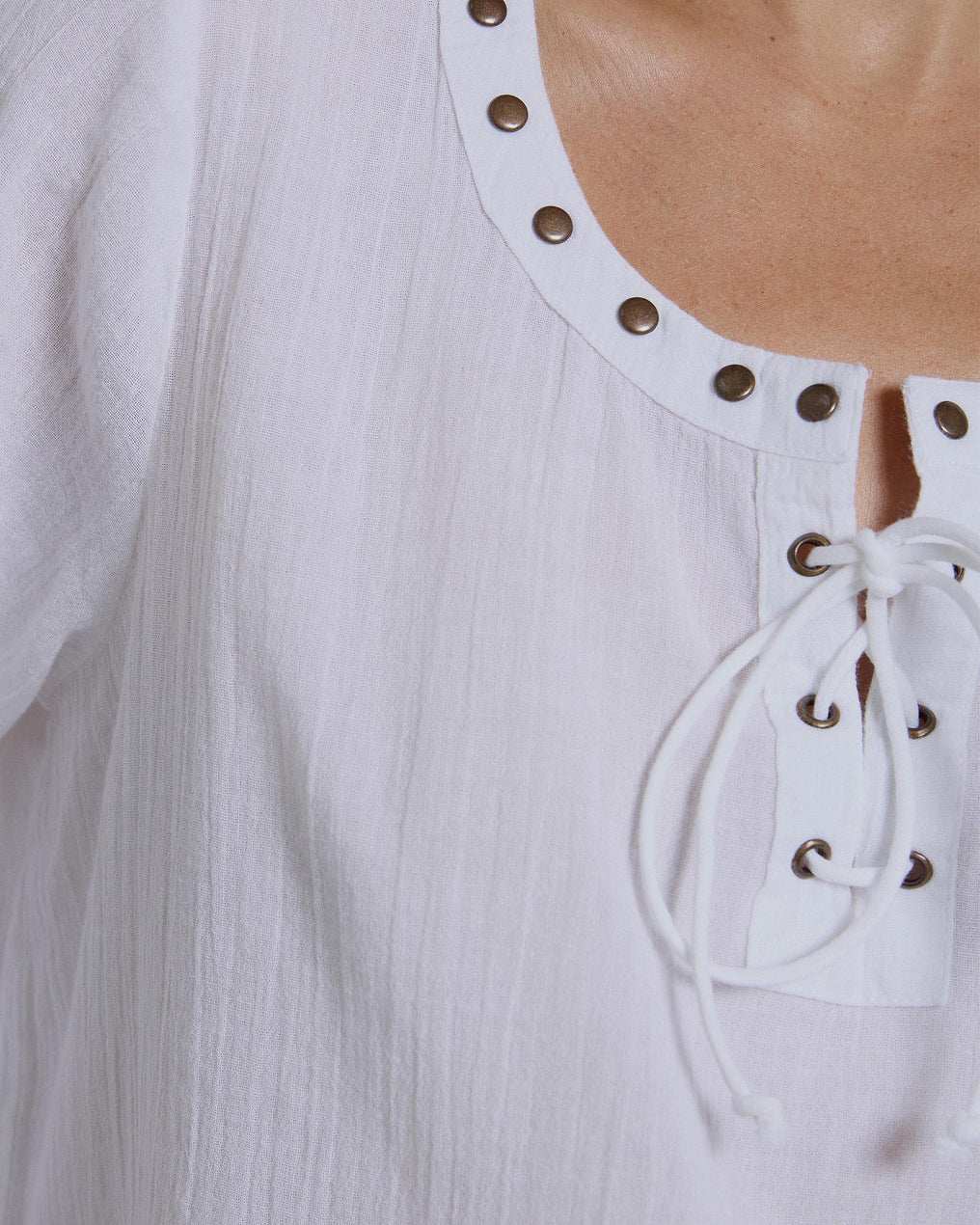 Blusa Tachuelas Blanca