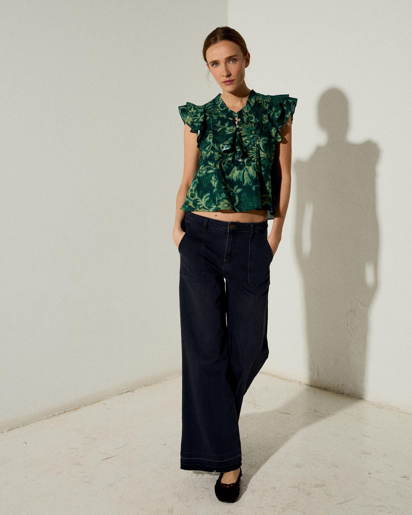 Sleeveless Blouse with Floral Print in Green