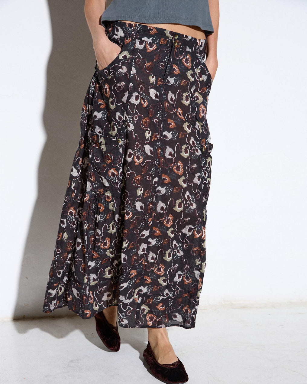 Falda Bolsillos Cargo Estampado Floral Antracita