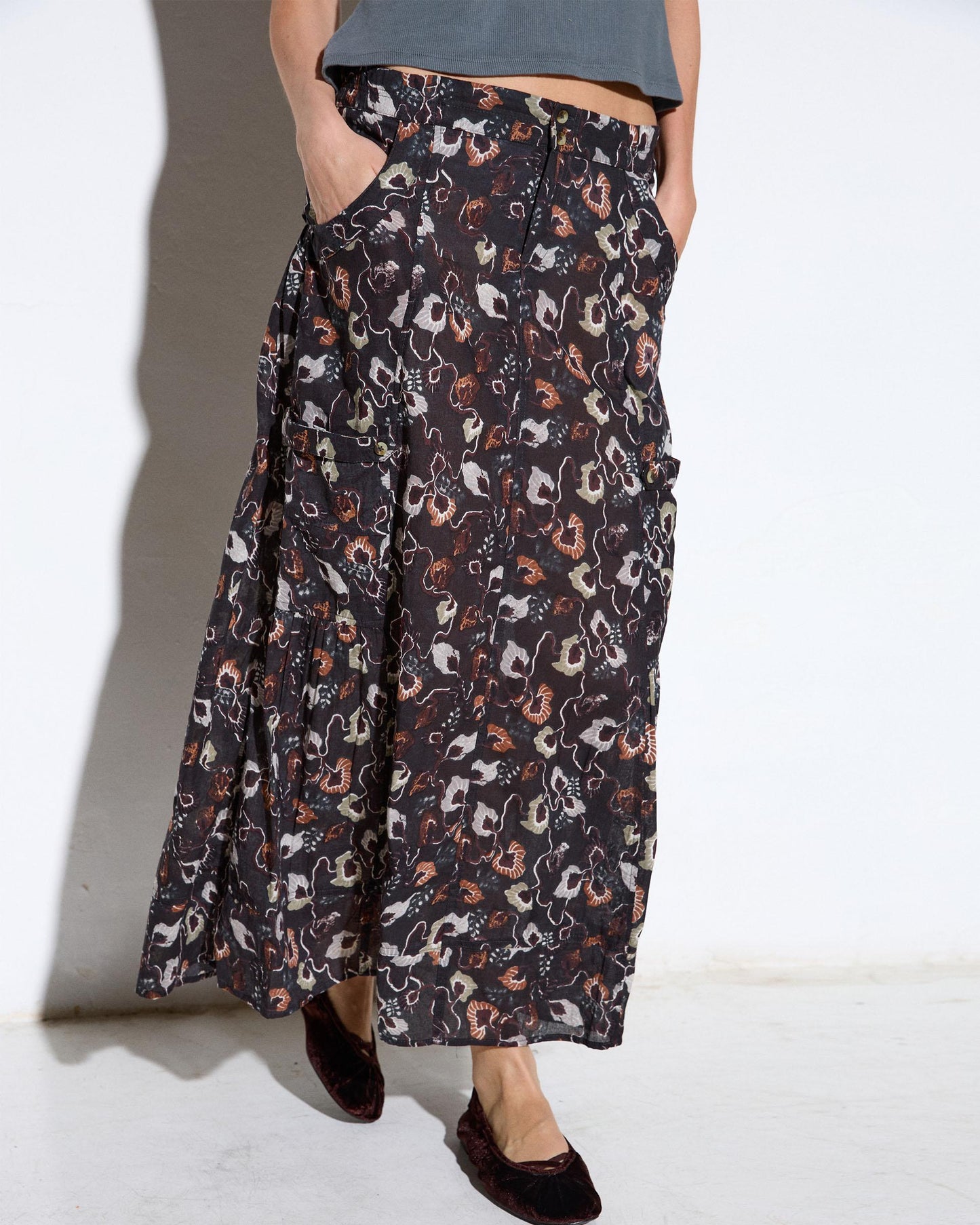 Falda Bolsillos Cargo Estampado Floral Antracita