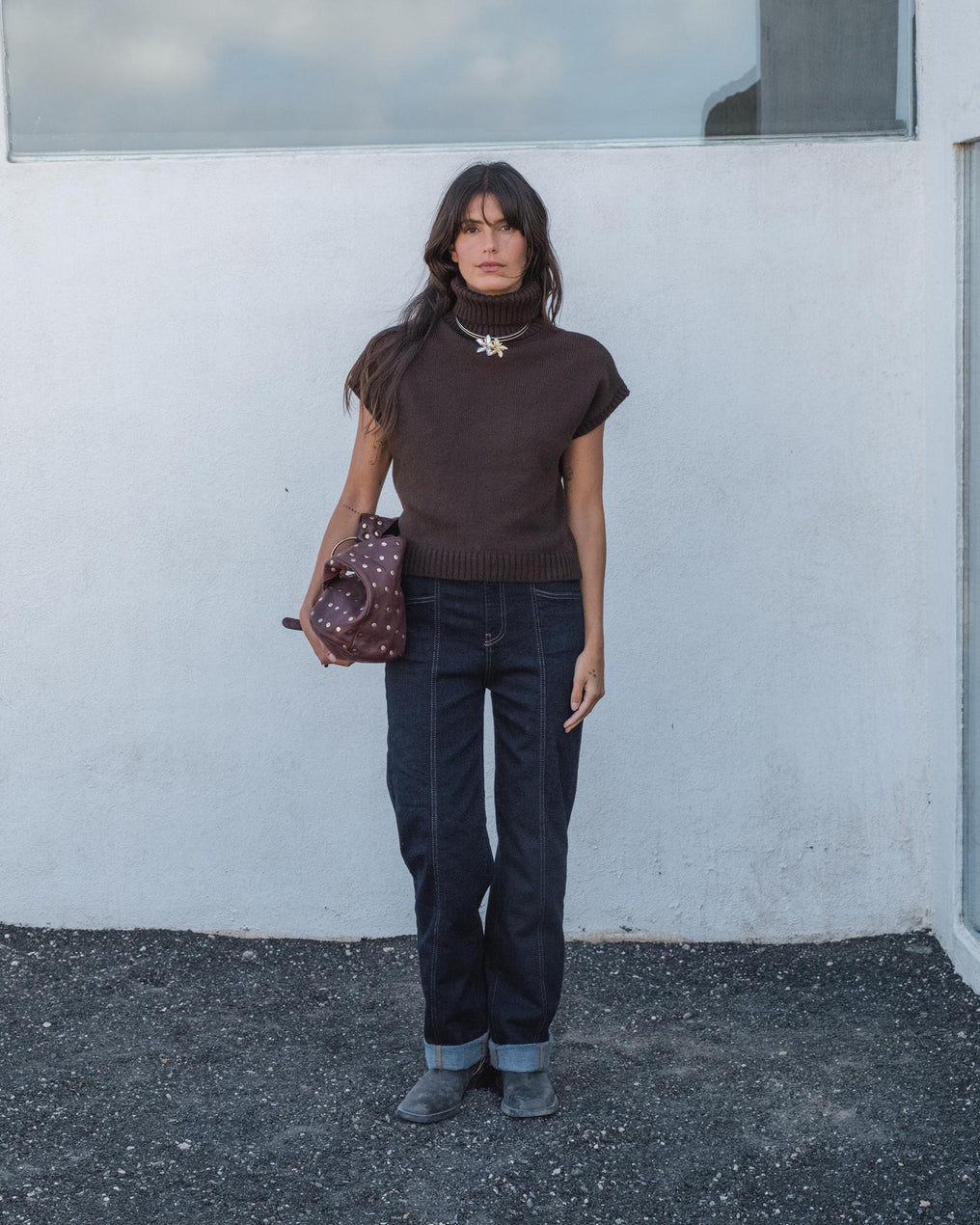 Colete de gola alta castanho