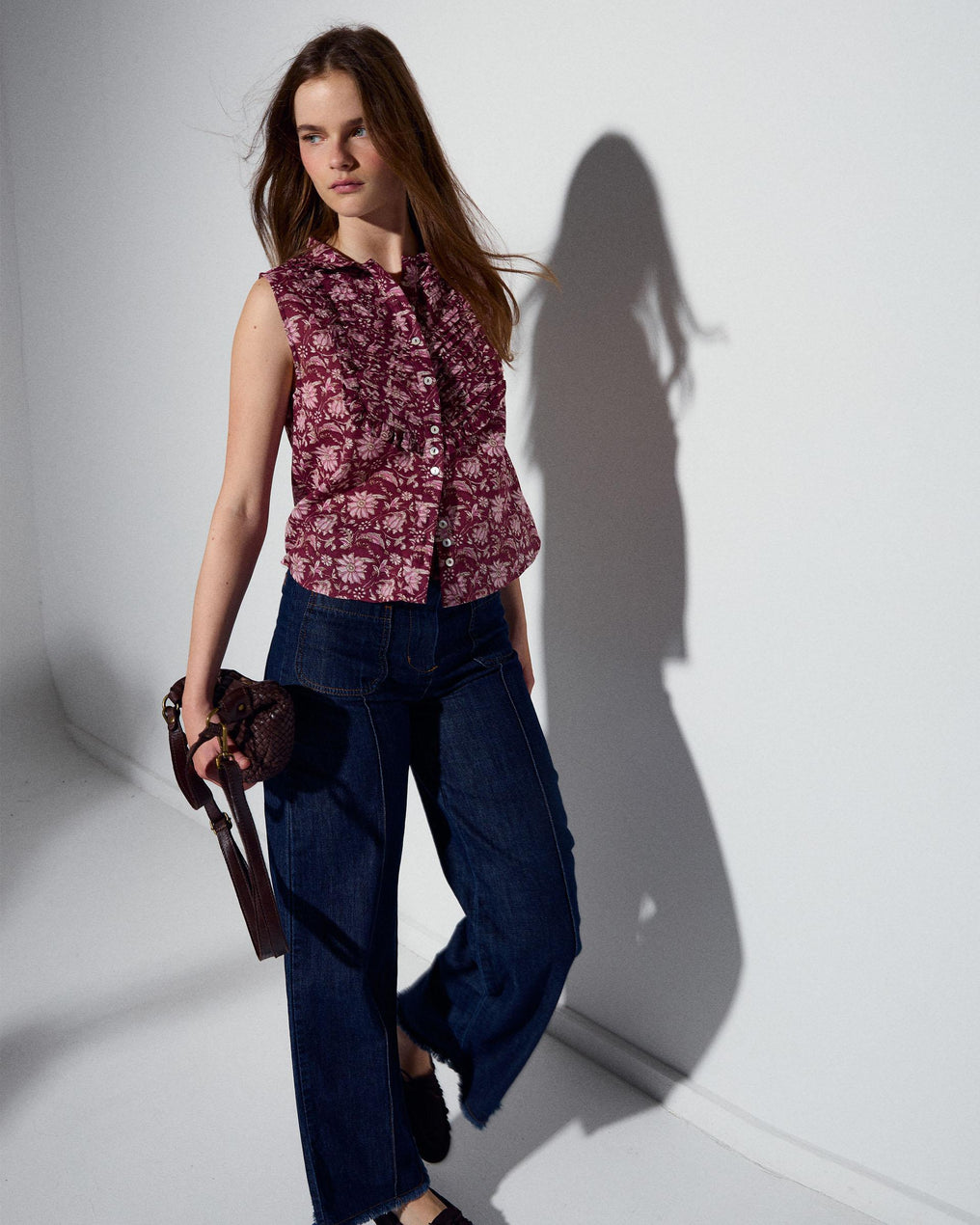 Blouse sans Manches Plastron Imprimé Floral Grenat
