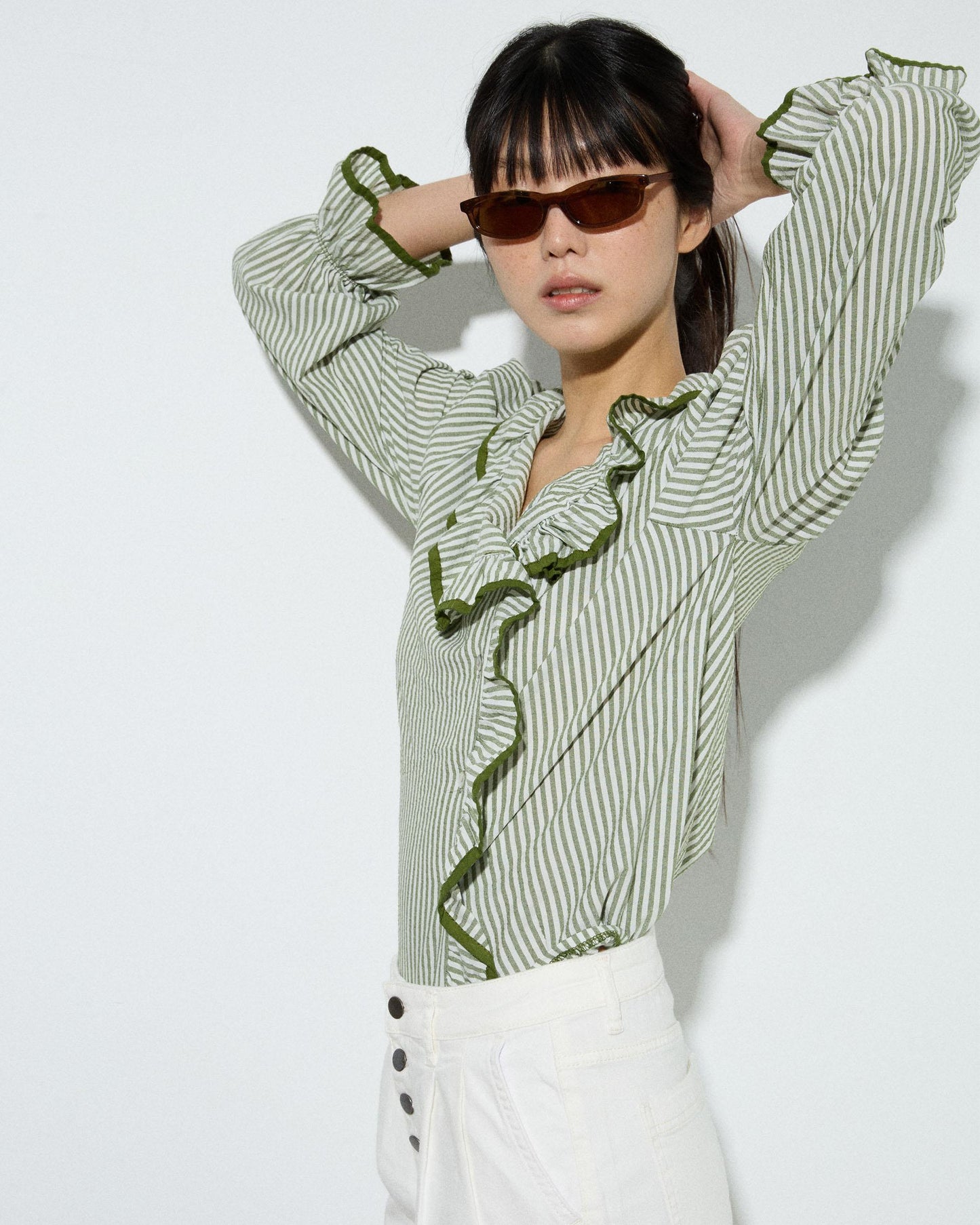 Camisa Volante Lateral Ribete Verde