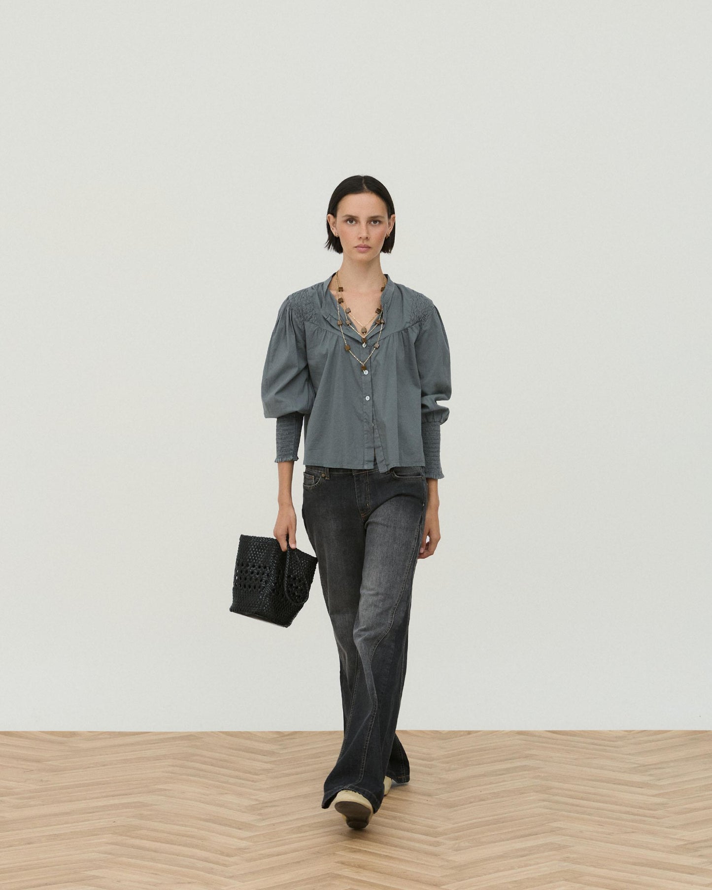 Blusa Detalles Nido De Abeja Antracita