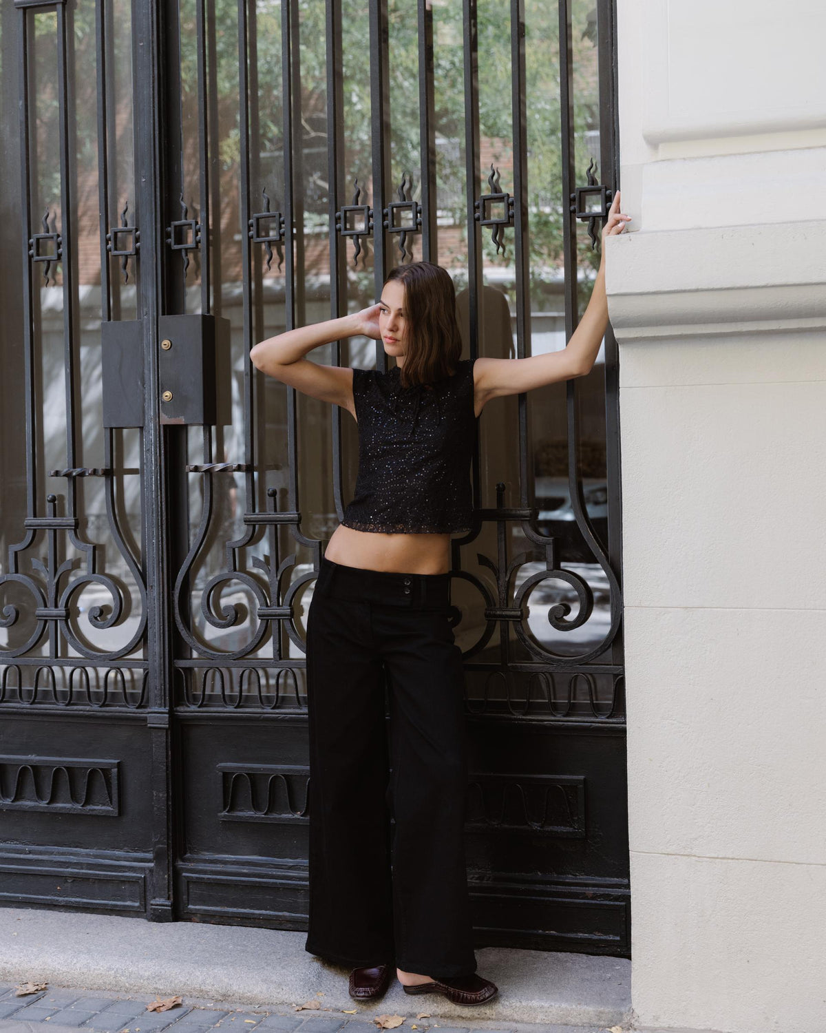 Top Encaje Lentejuelas Cuello Mao Negro