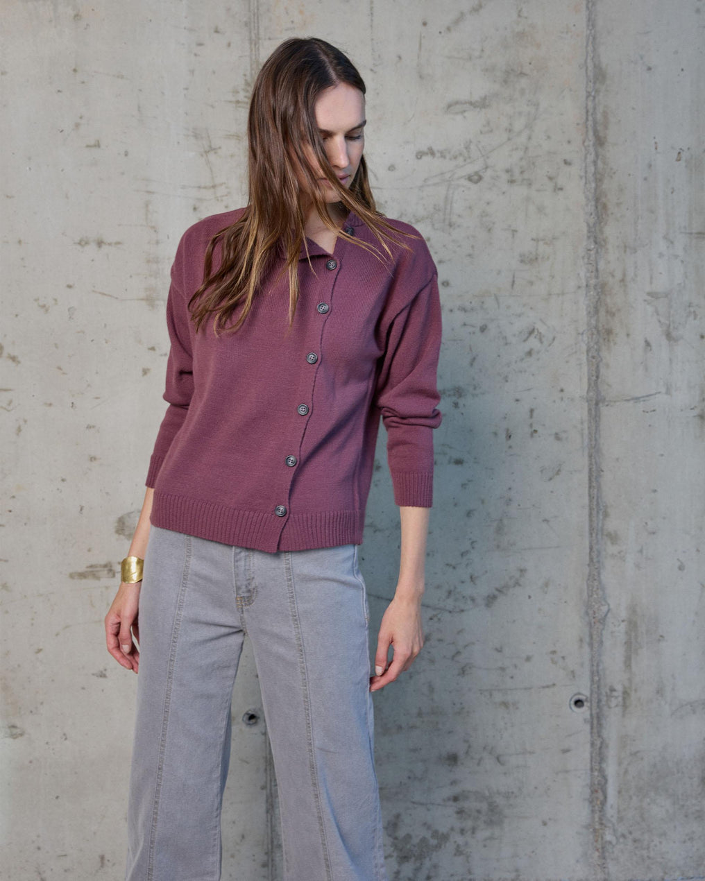 Casaco roxo com botões laterais