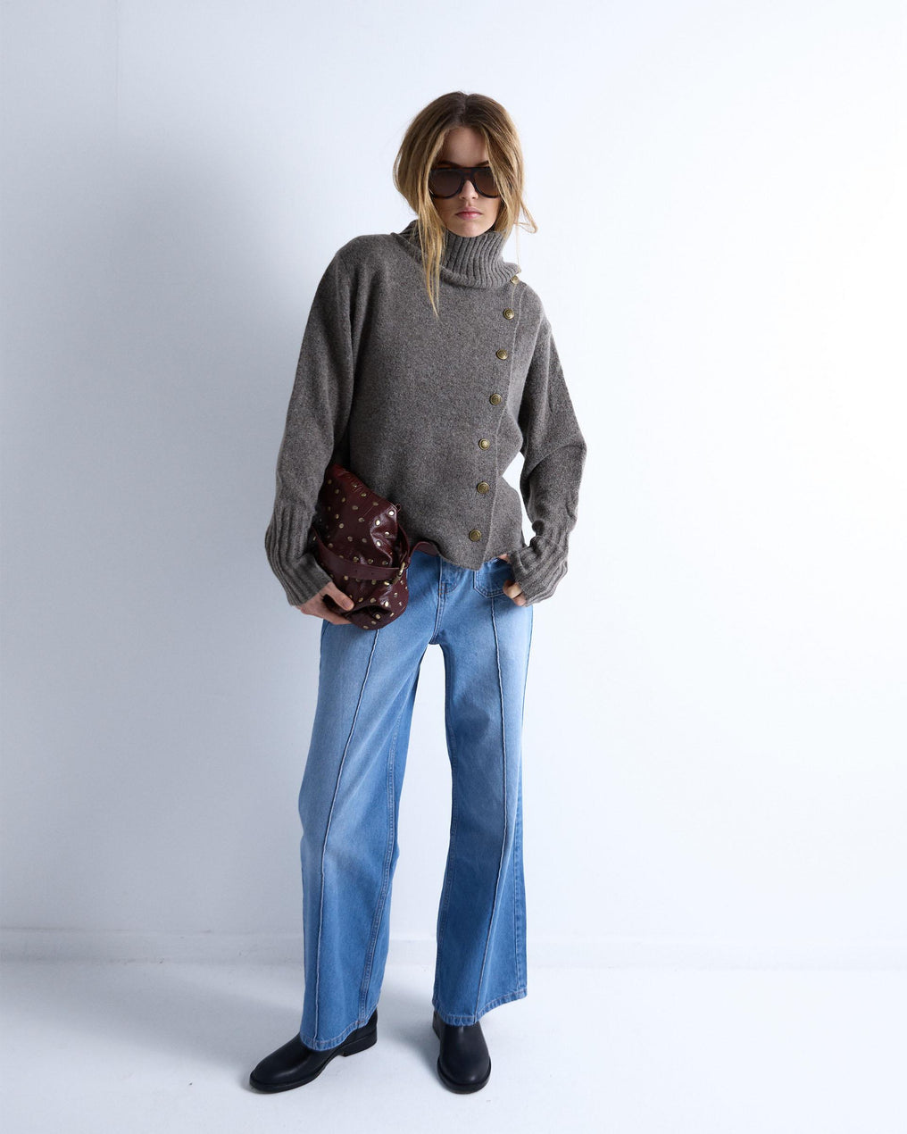 Jersey Cuello Alto Botones Taupe