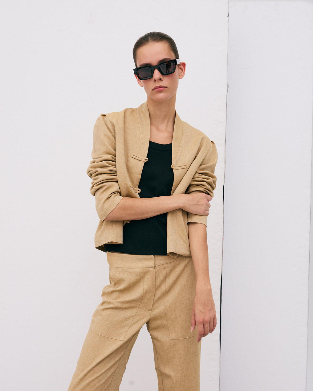 Pantalón Bolsillos Amplios Espiga Camel