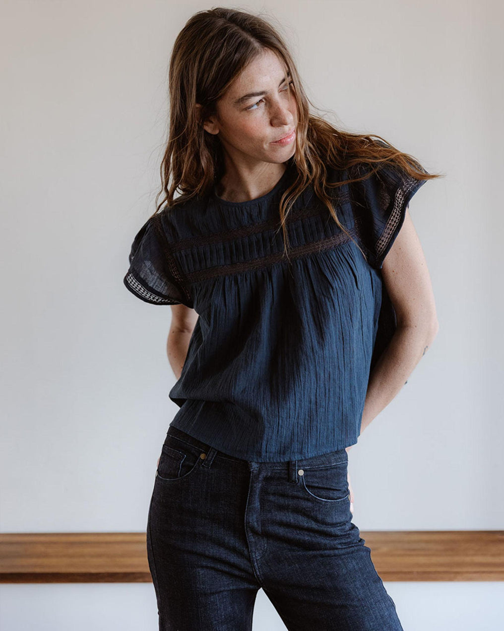 Blusa Manga Corta Puntillas Delantero Antracita