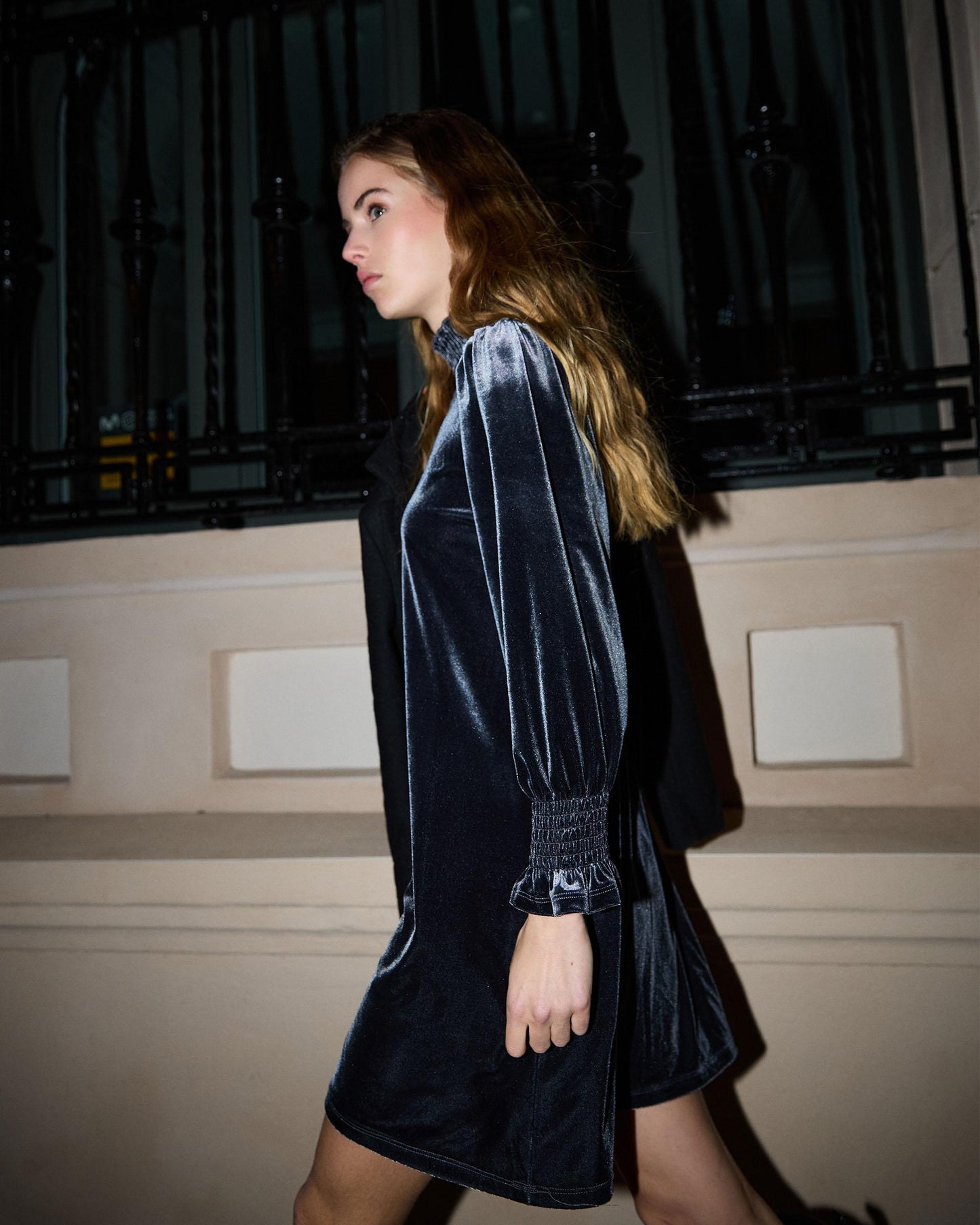 Vestido Corto Terciopelo Antracita