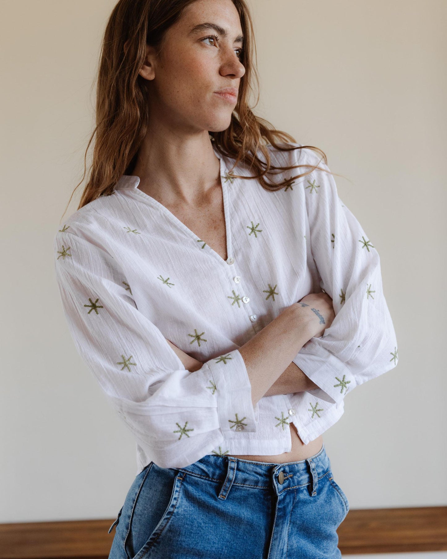 Blusa Bordados Soles Blanca