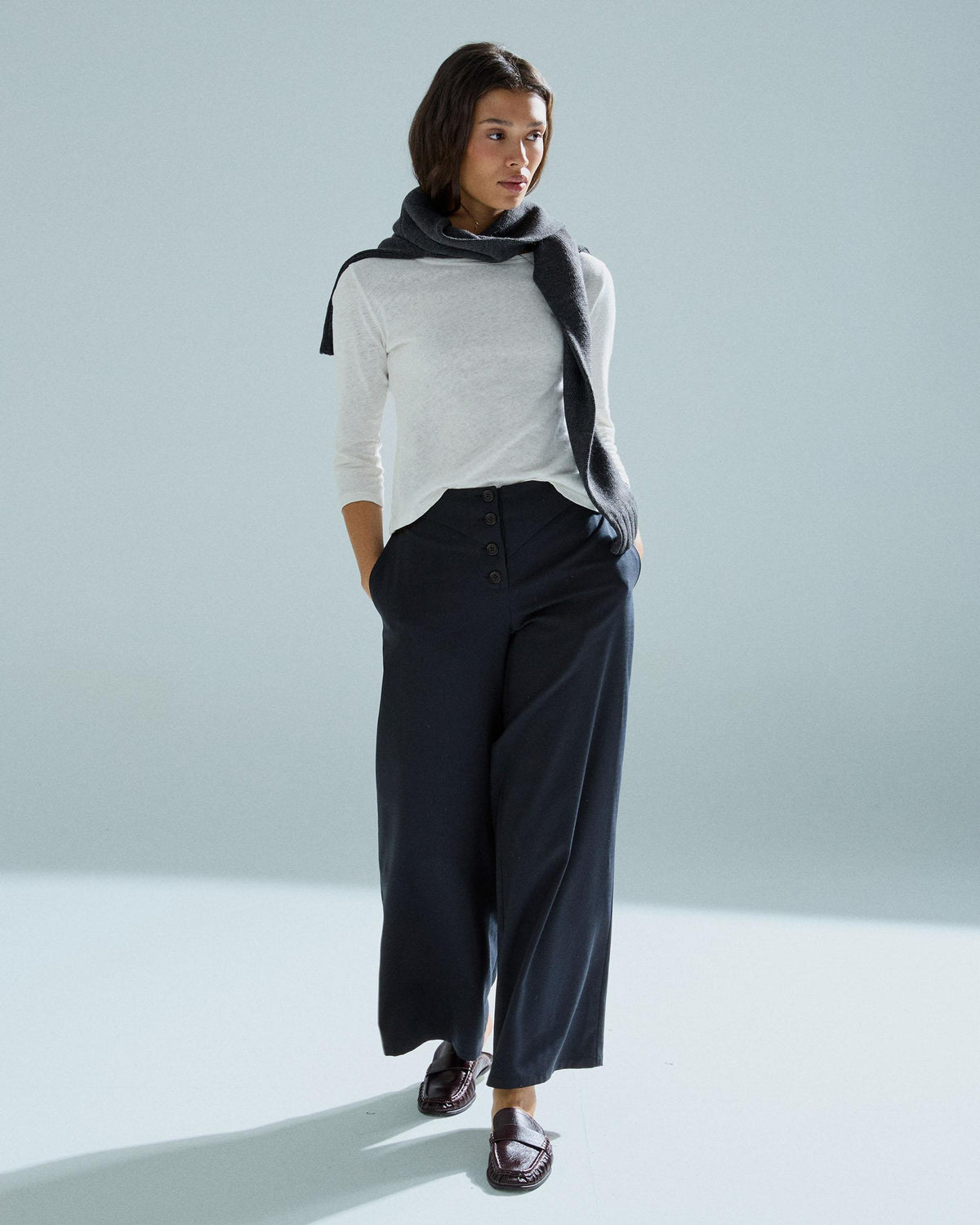 V Yoke Pleated Trousers Dark Blue