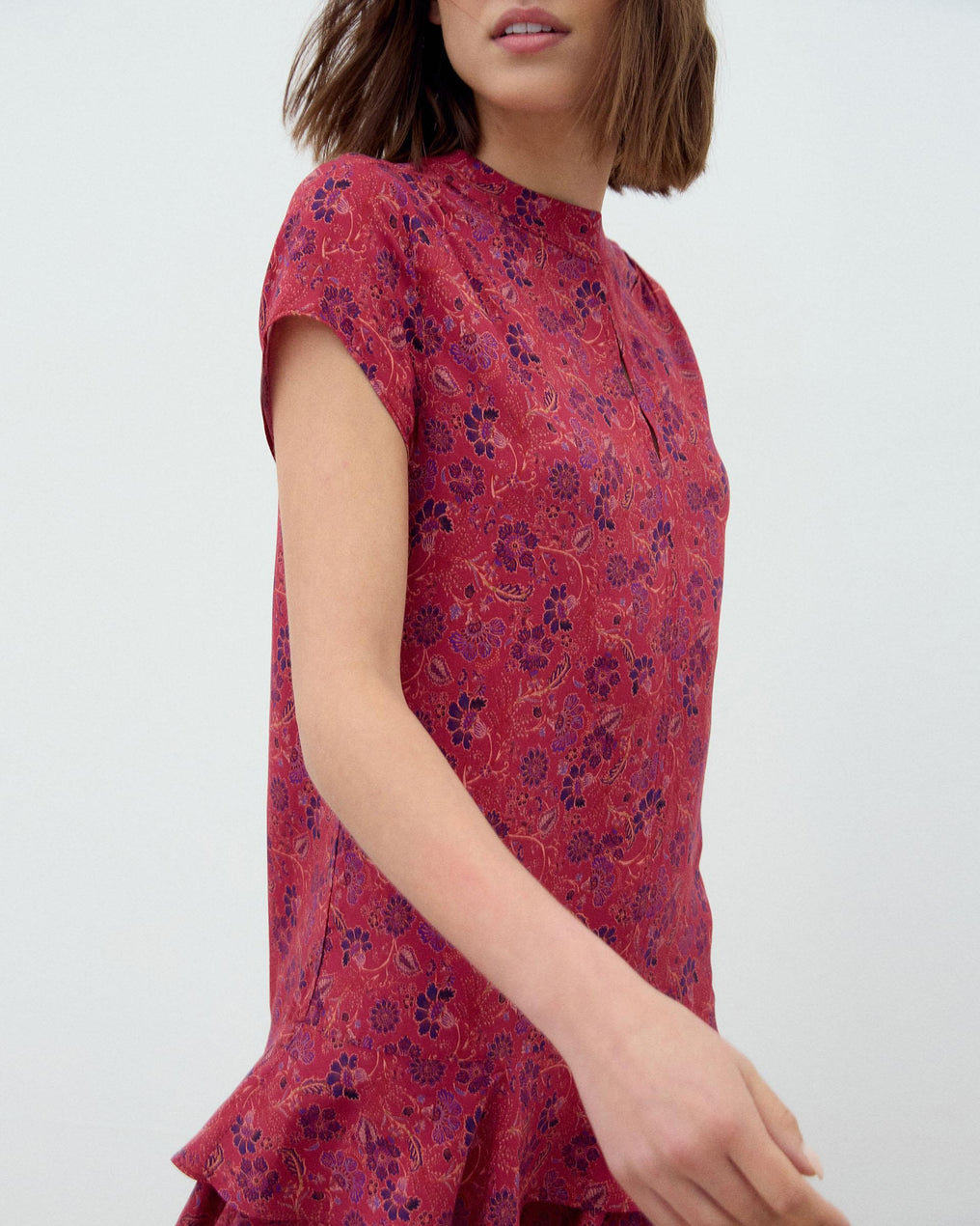 Vestido Corto Volantes Estampado Fucsia