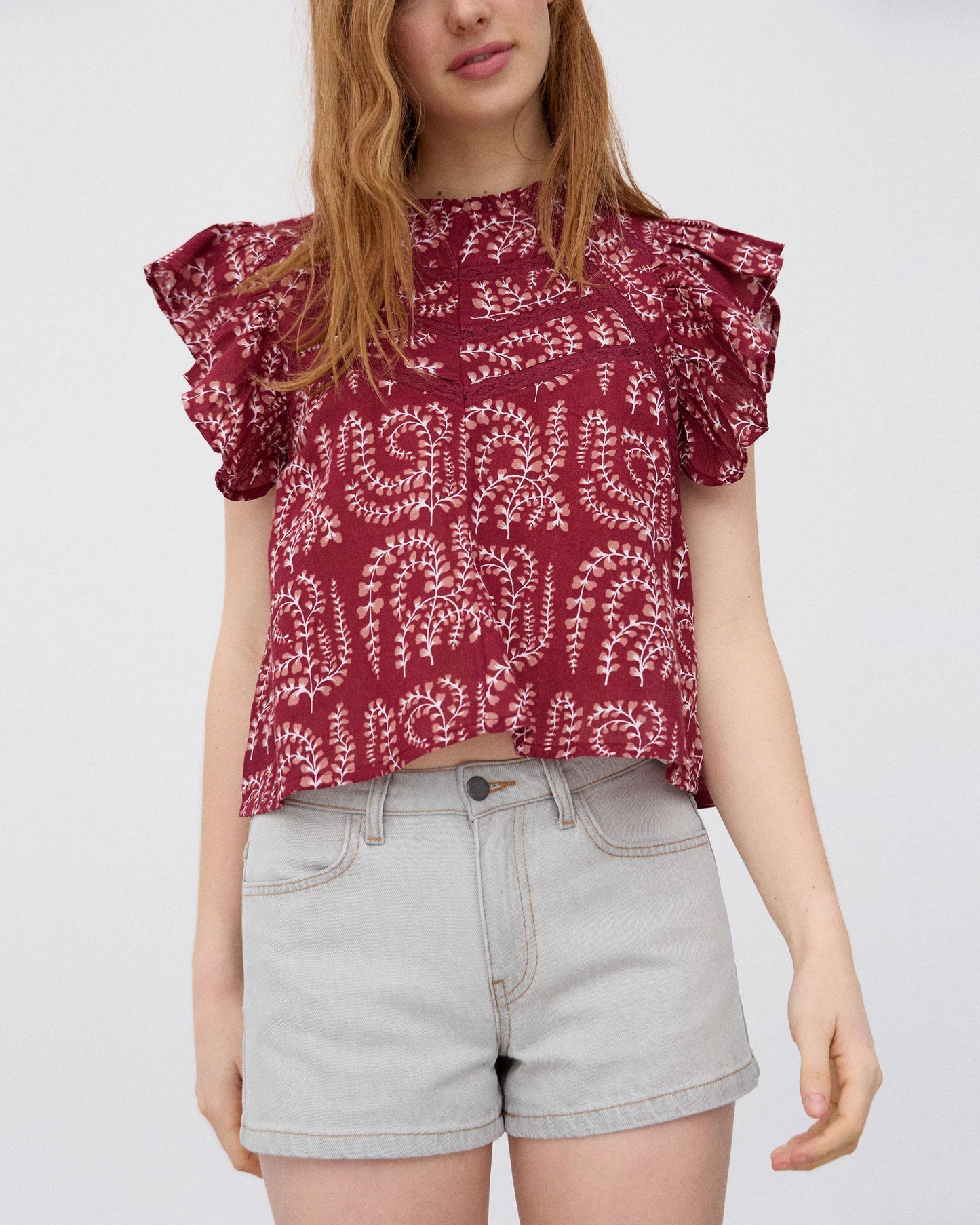 Blusa Manga Curta Folhos Rendas Estampada Grená