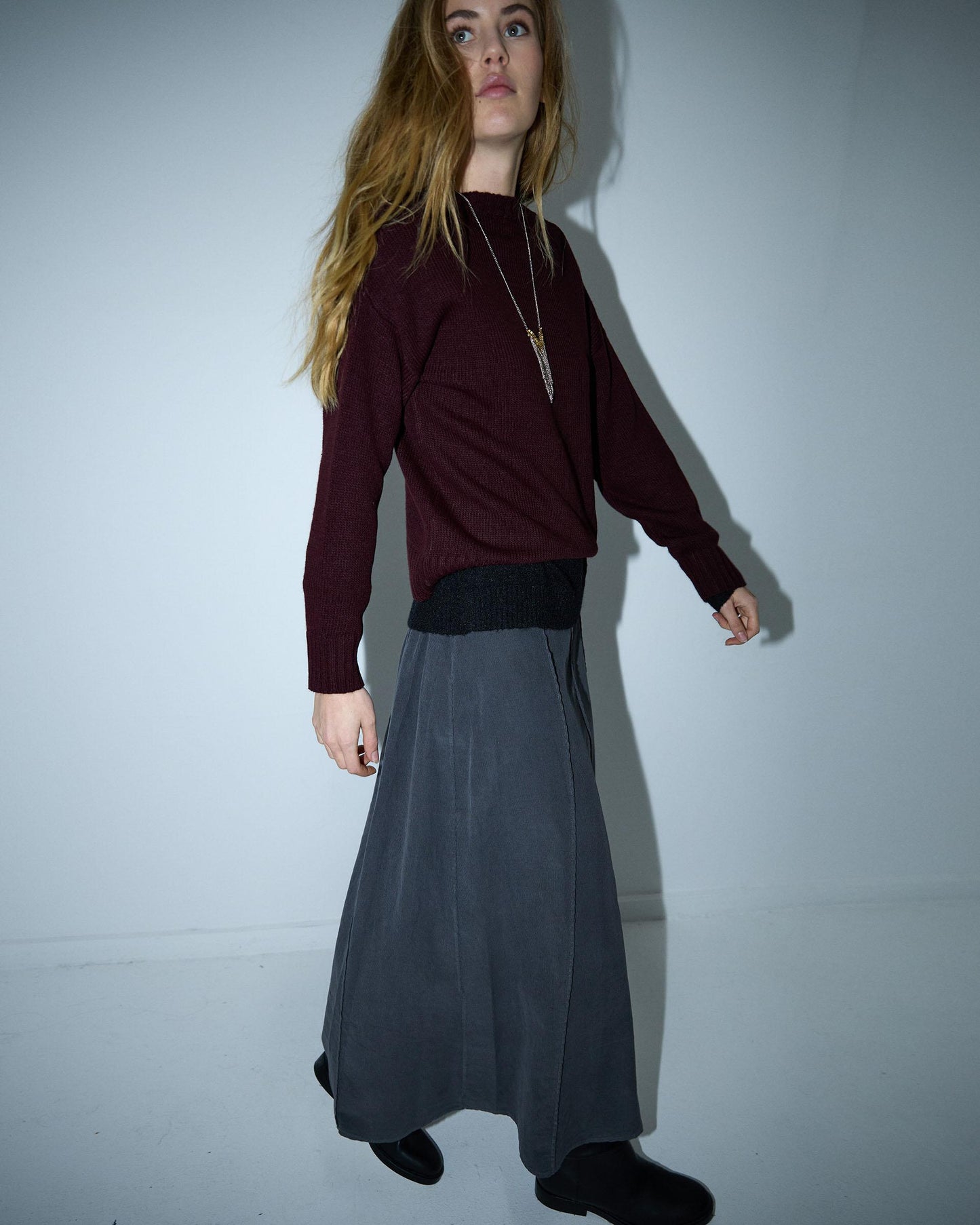 Micro-corduroy skirt with anthracite seams