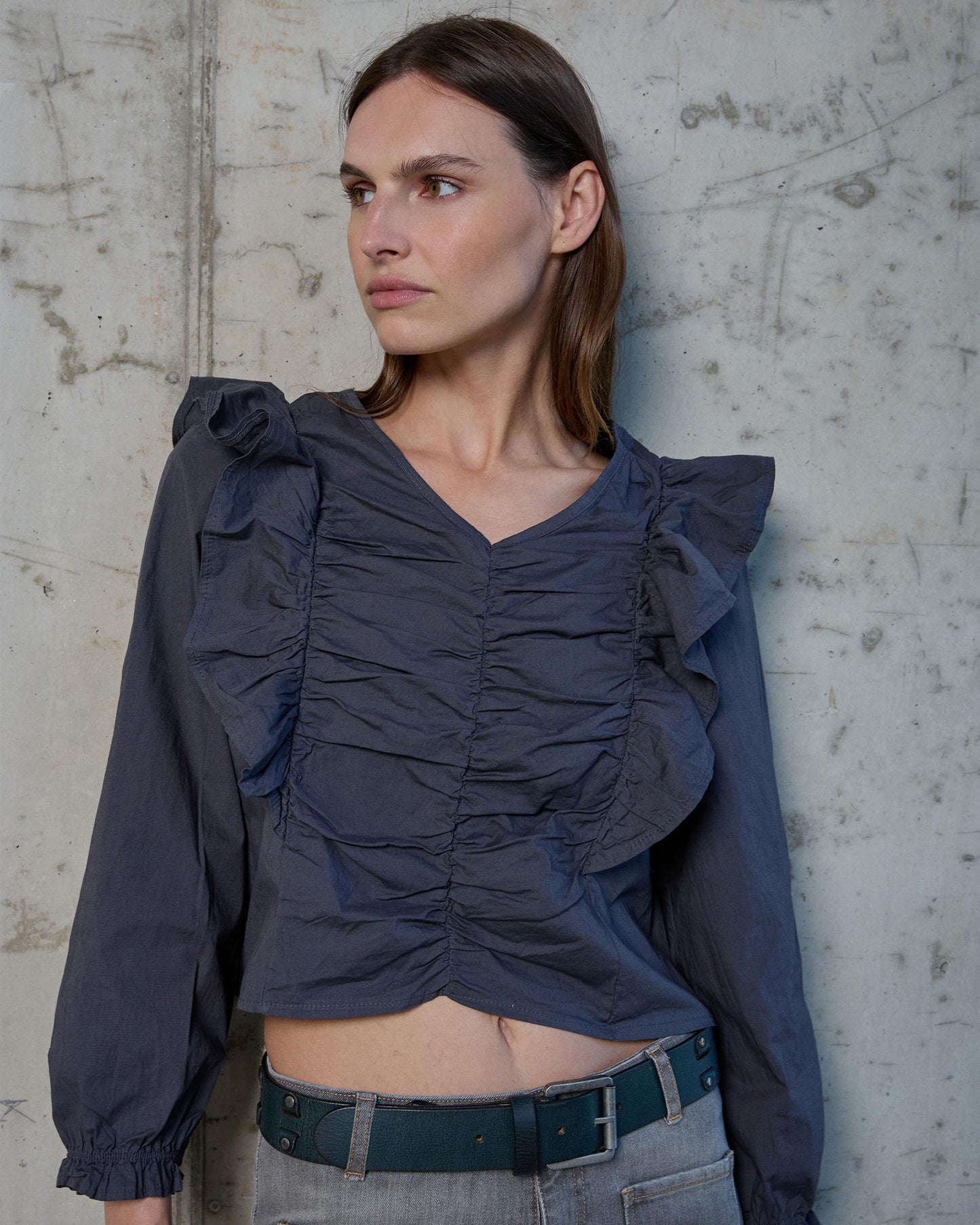 Blusa Fruncido Volante Antracita