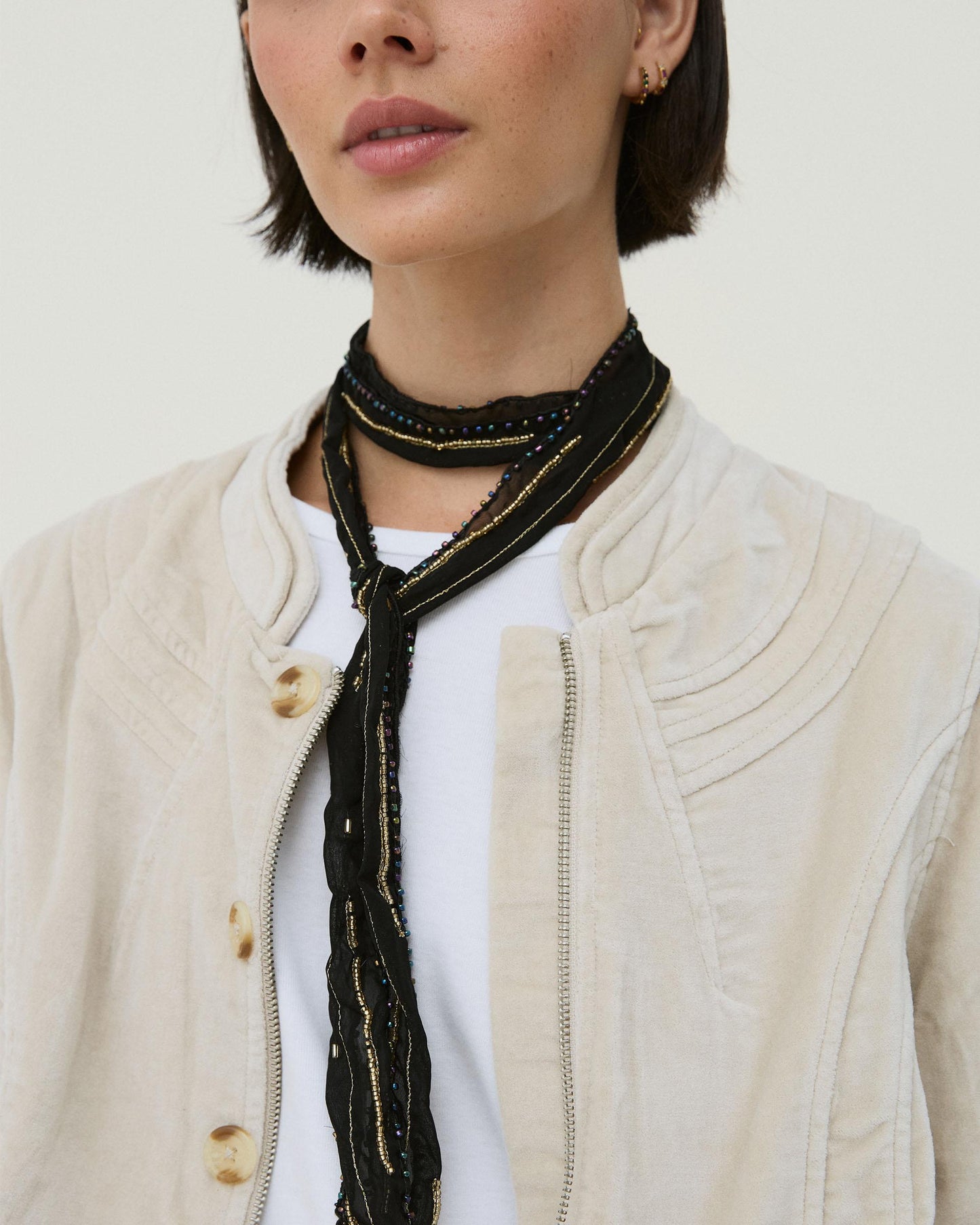 Collar Organza Fila Bolitas Negro
