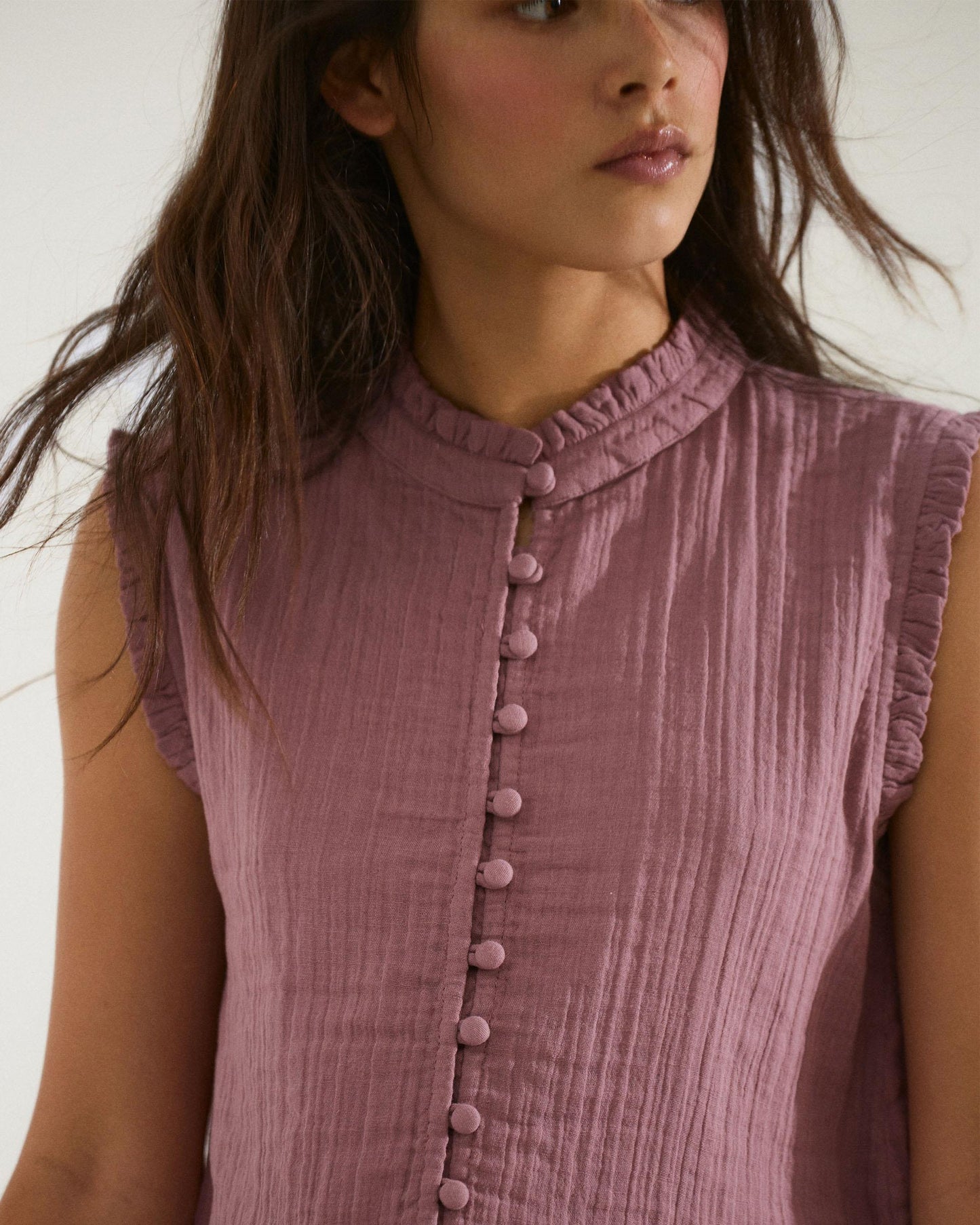 Top Botones Forrados Volante Rosa
