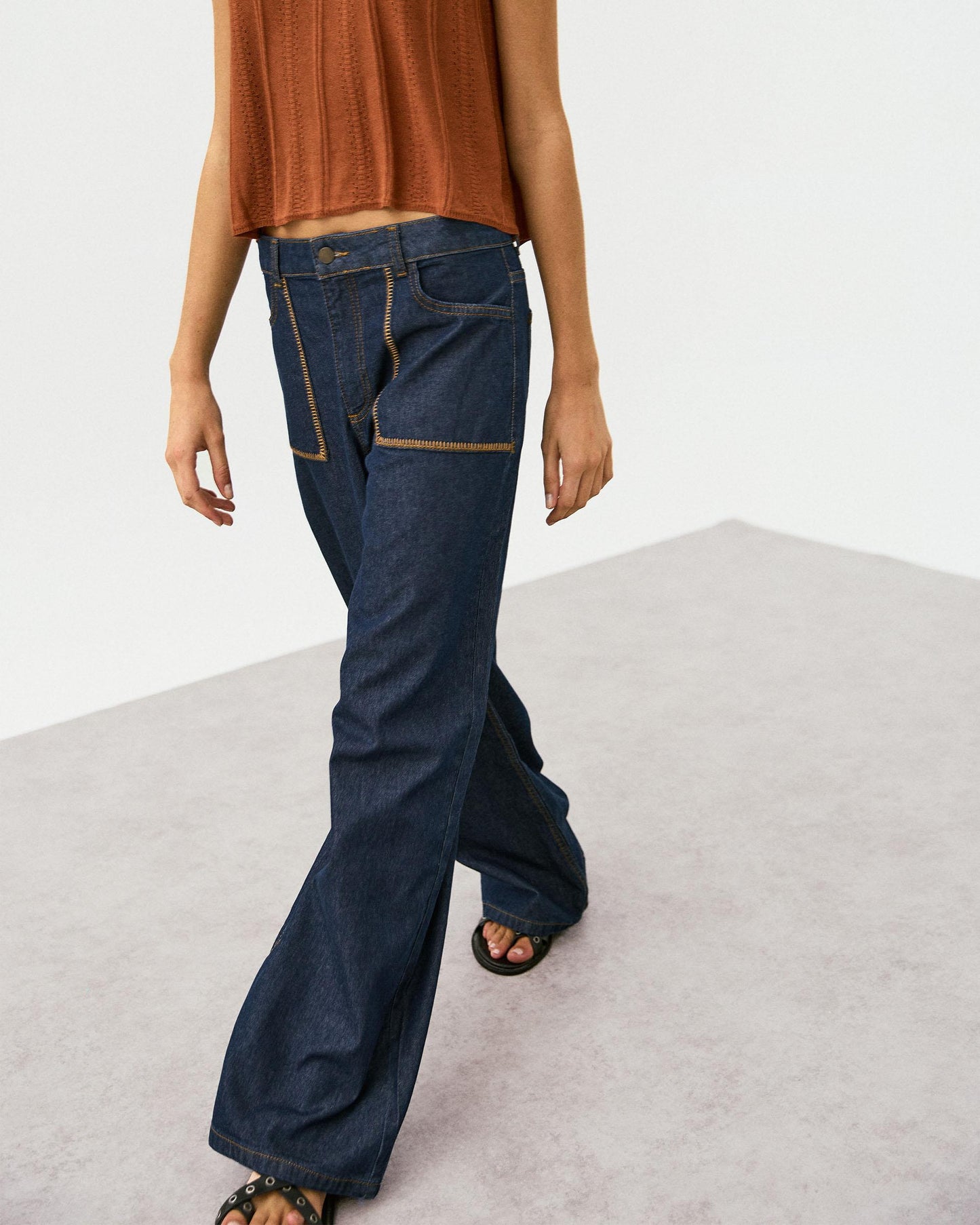 Jeans Poches Surpiqûres Contrastant Bleu Foncé