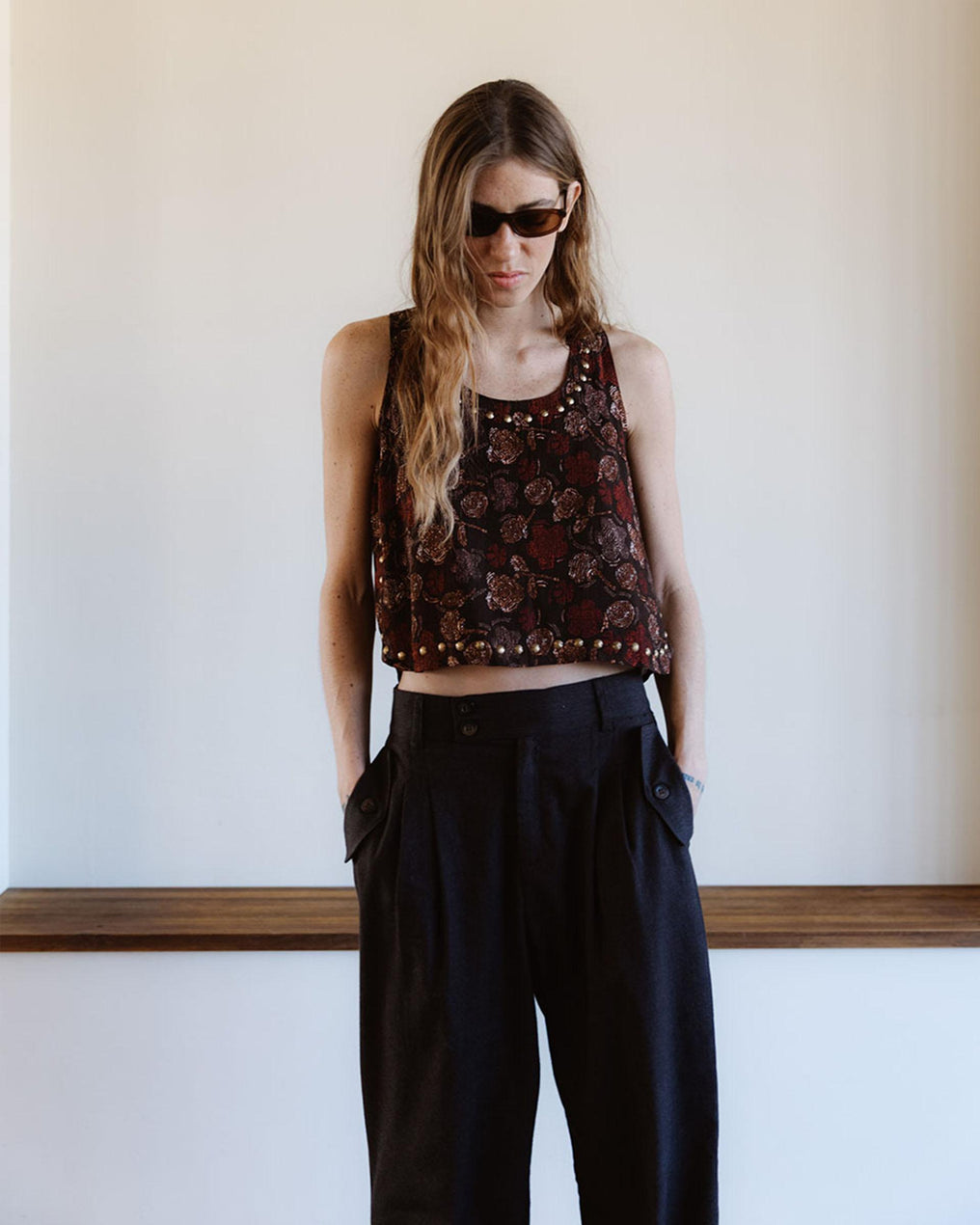 Top Tachuelas Tirantes Marrón