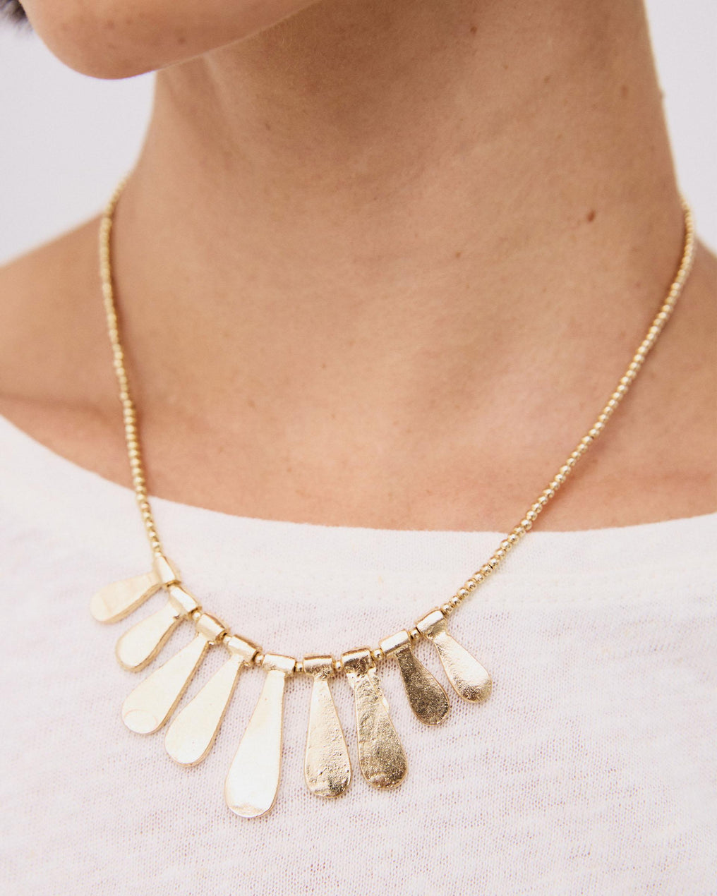 Collar Corto Placas Lisas Oro
