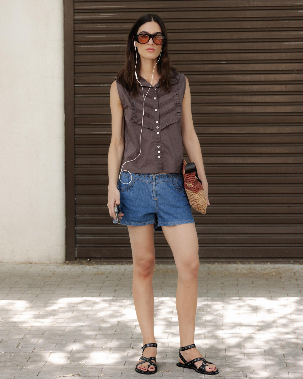 Sleeveless Blouse with Brown Bib